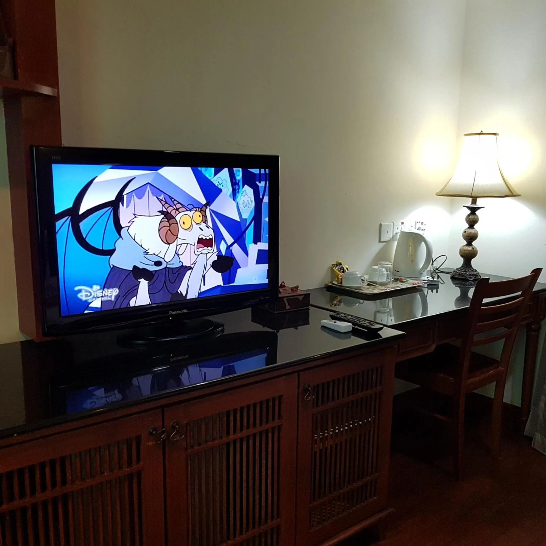 TV and multimedia in Tokido Private Water Chalet PD