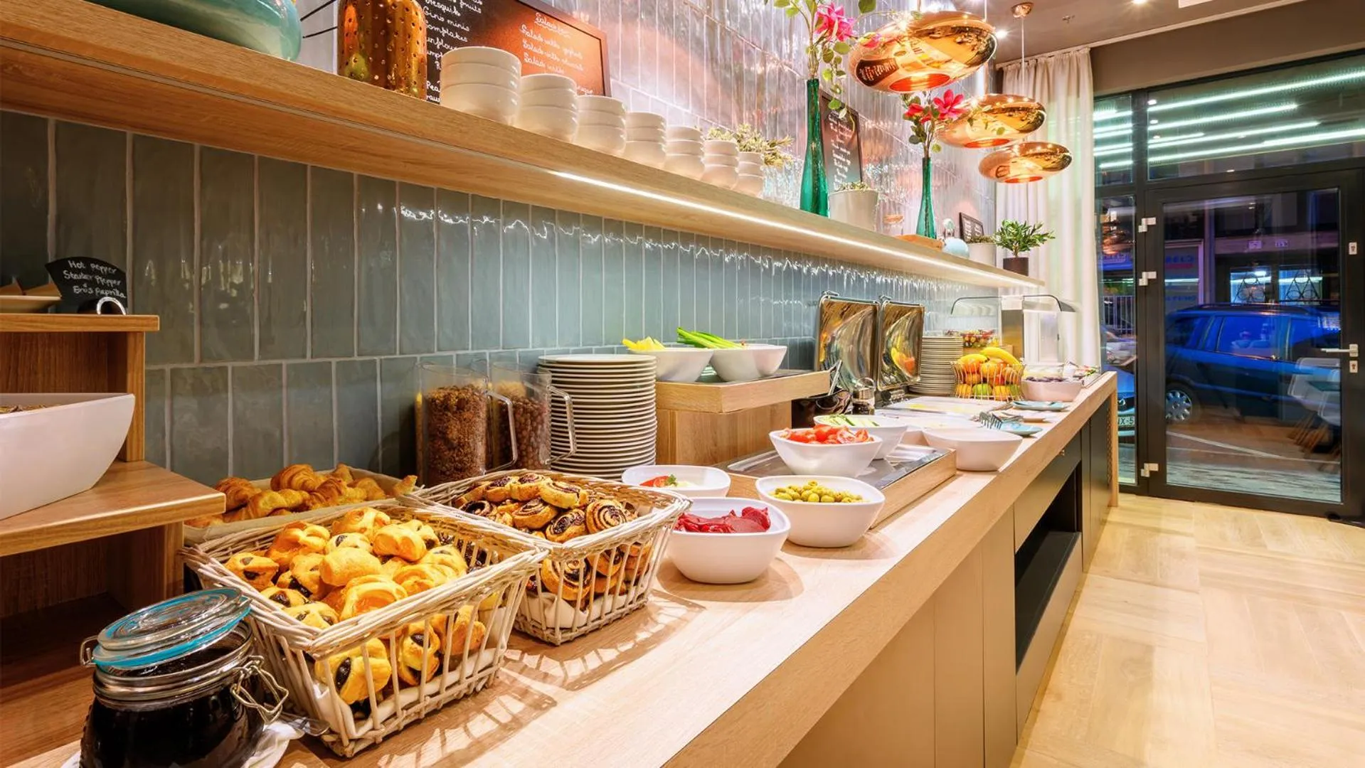 Breakfast in Vagabond Downtown