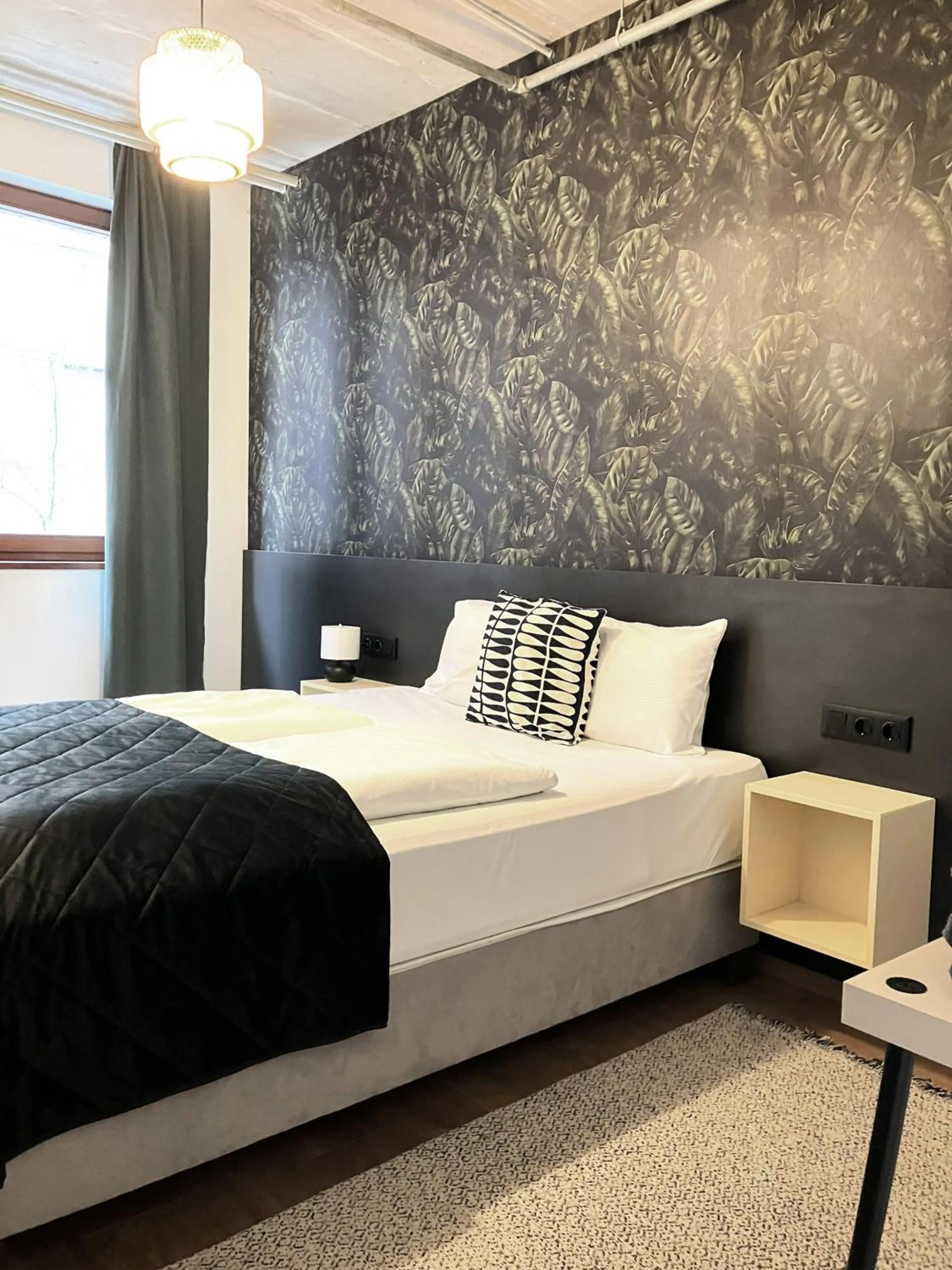 Photo of the whole room, Bed in Vagabond Downtown