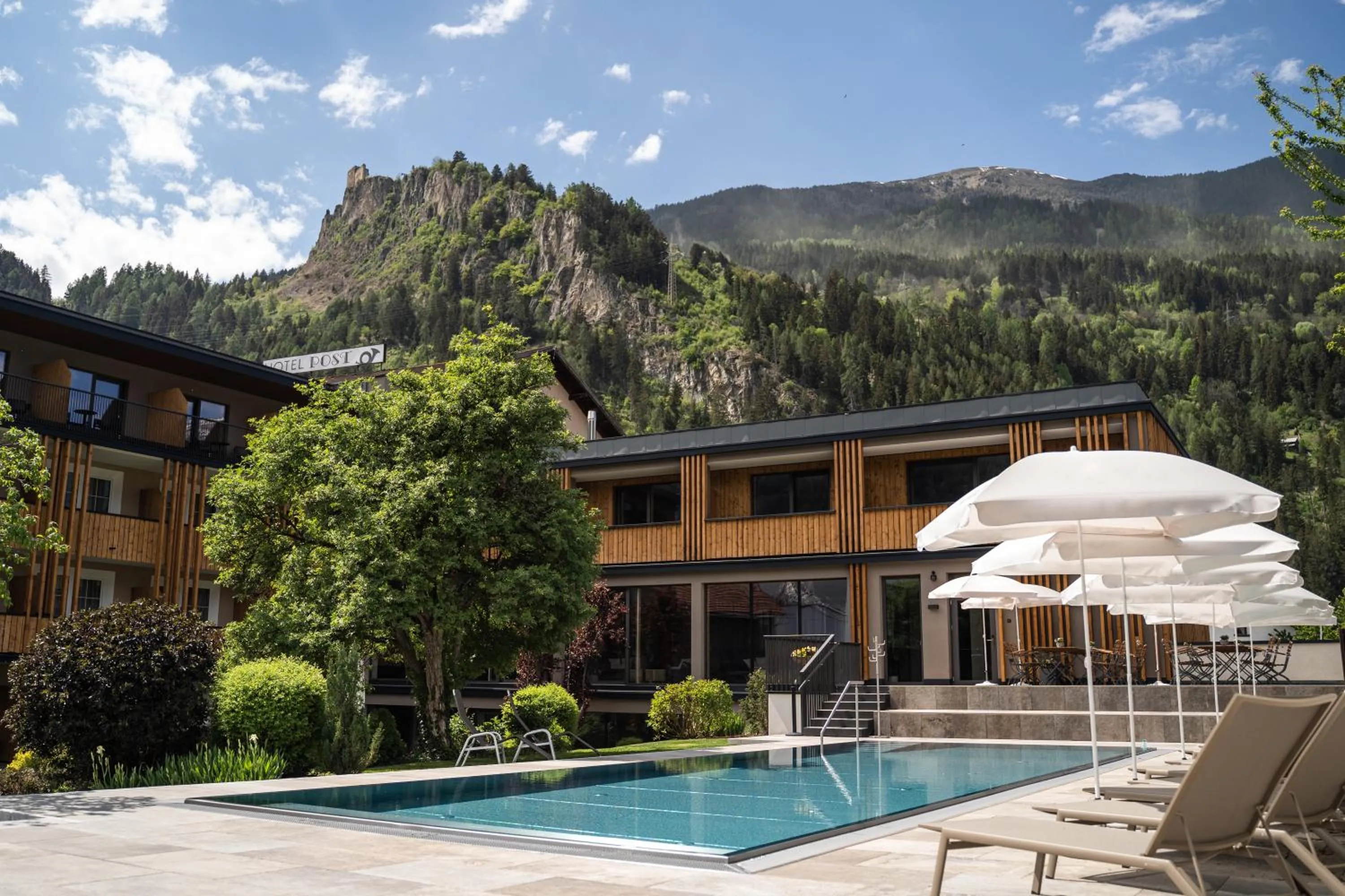 Property building in Hotel Post