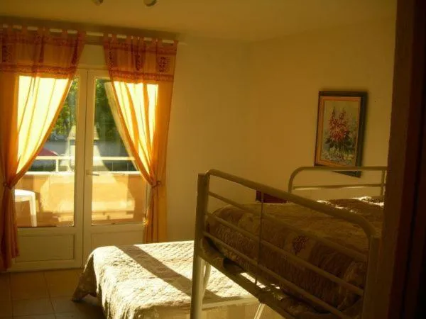 Bedroom, Bed in Hôtel de la Madeleine Anduze