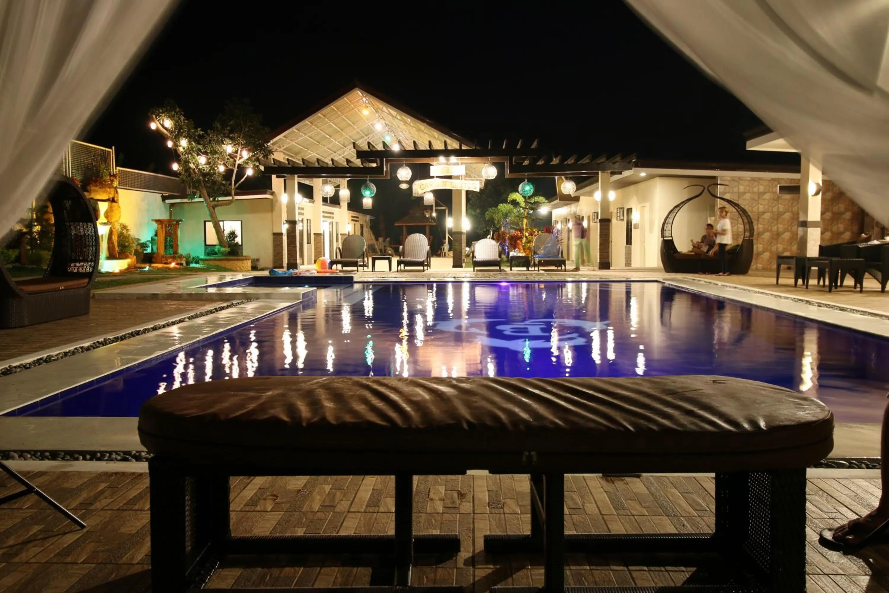 Night in A&A Garden Suites