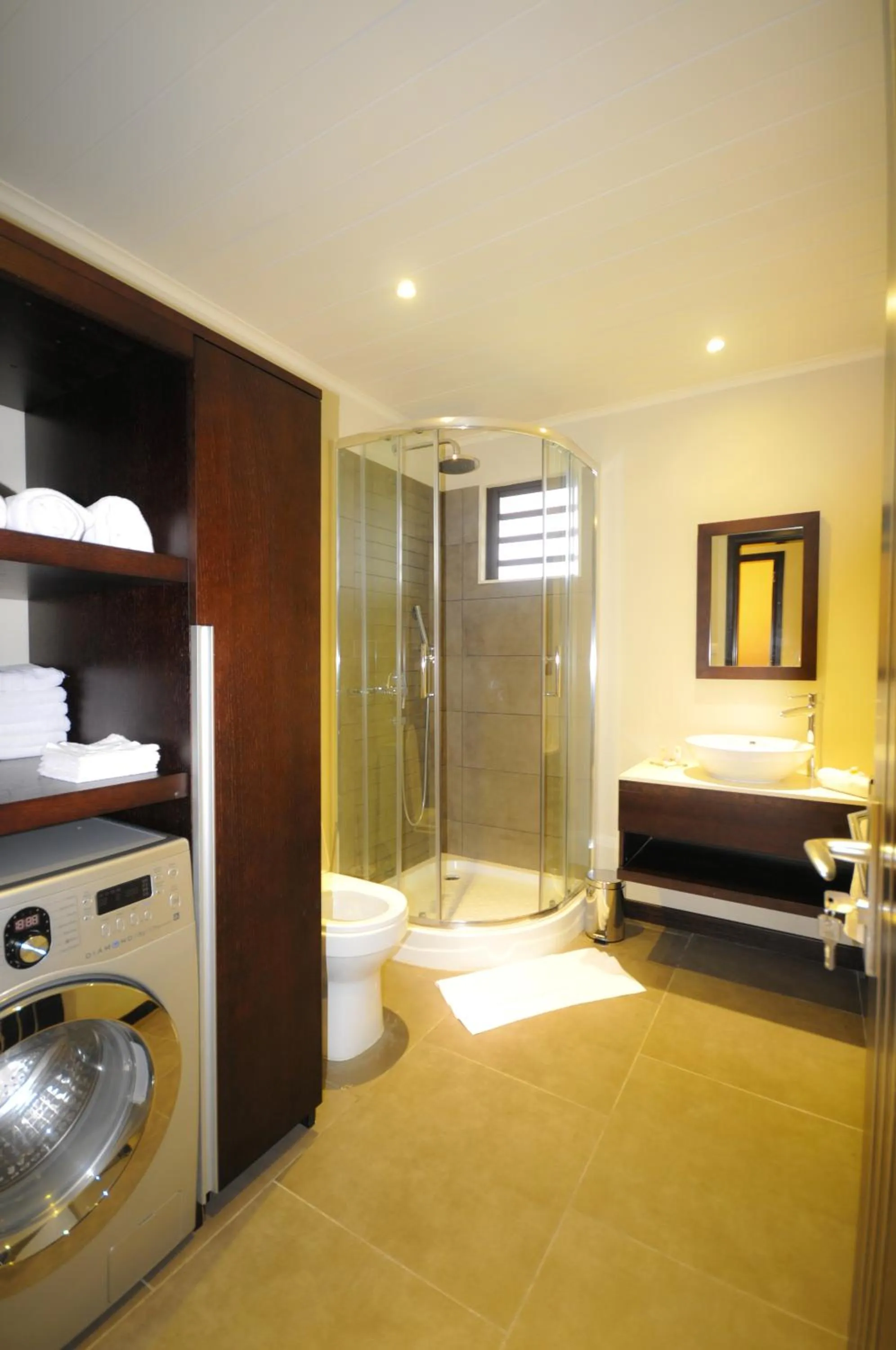 Shower, Bed in Domaine des Alizees & Spa by Fine & Country
