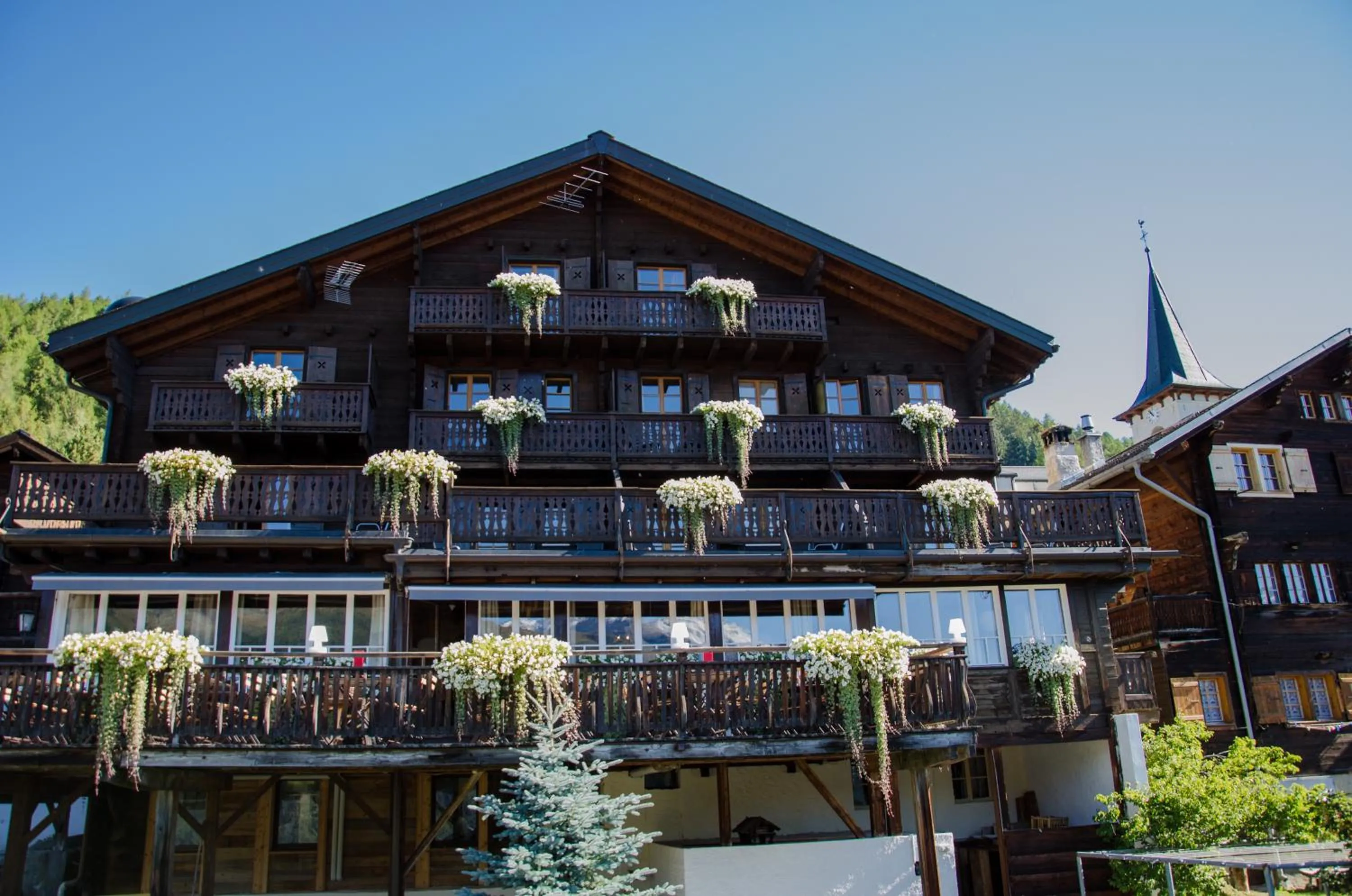 Property building in Hôtel Le Grand Chalet Favre