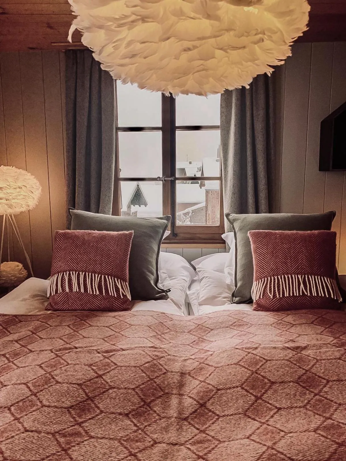 Bed in Hôtel Le Grand Chalet Favre