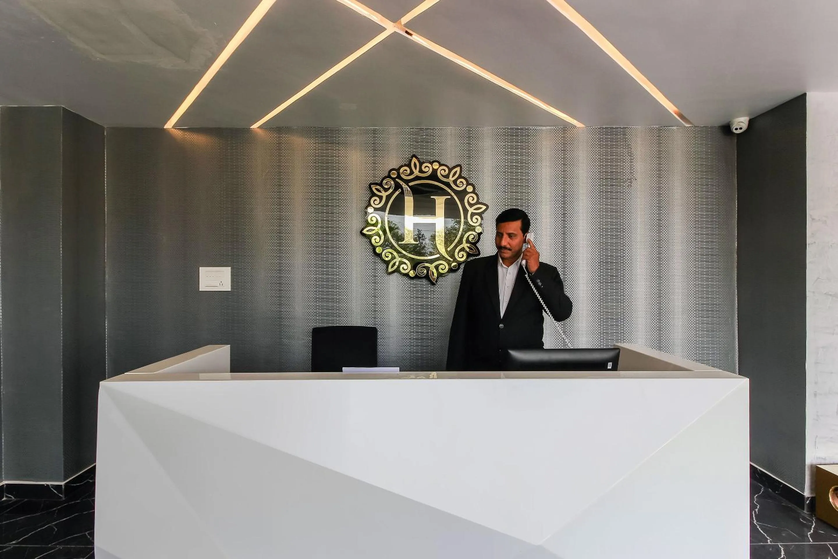 Lobby or reception in Capital O Hoysala Inn