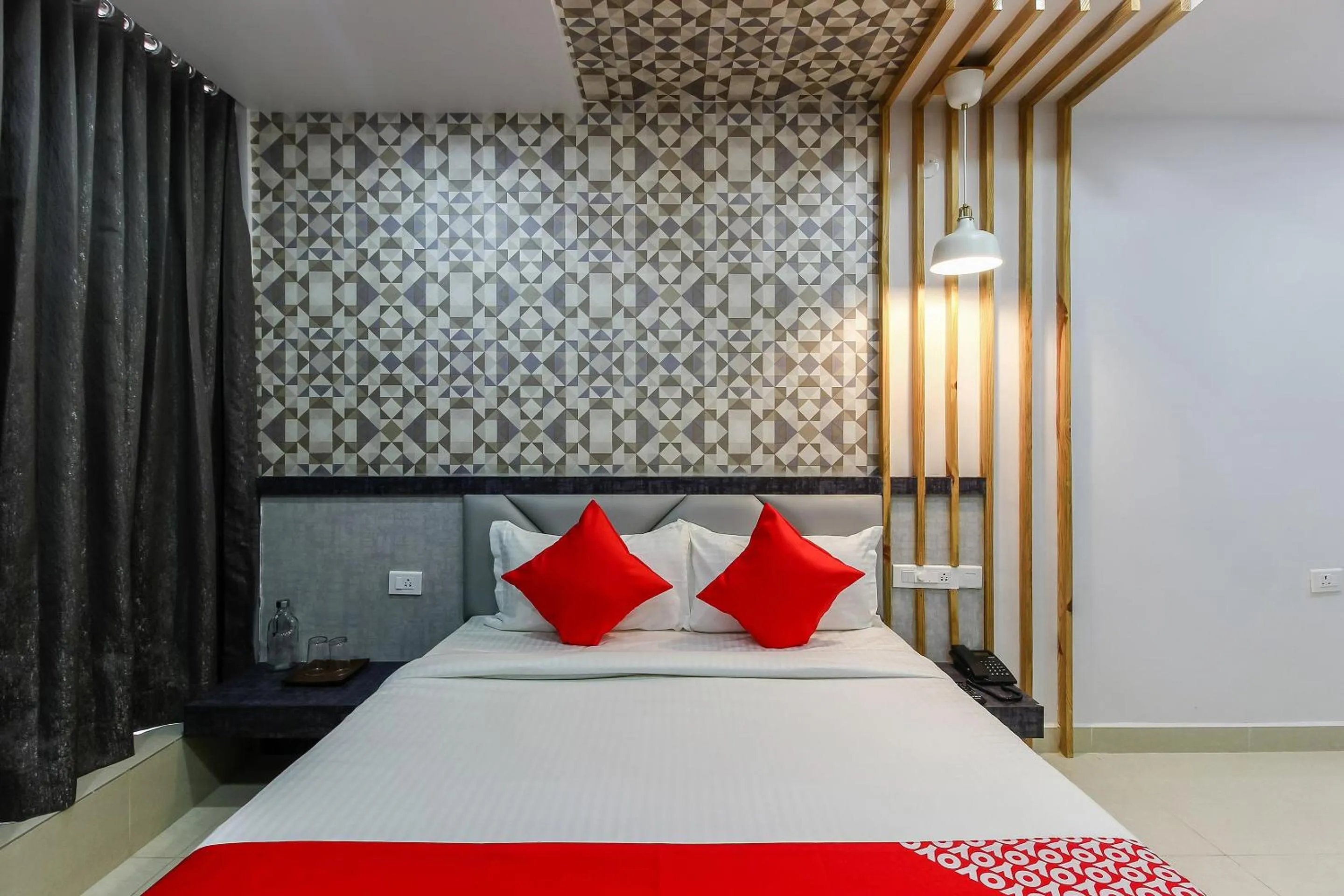 Lobby or reception, Bed in Capital O Hoysala Inn