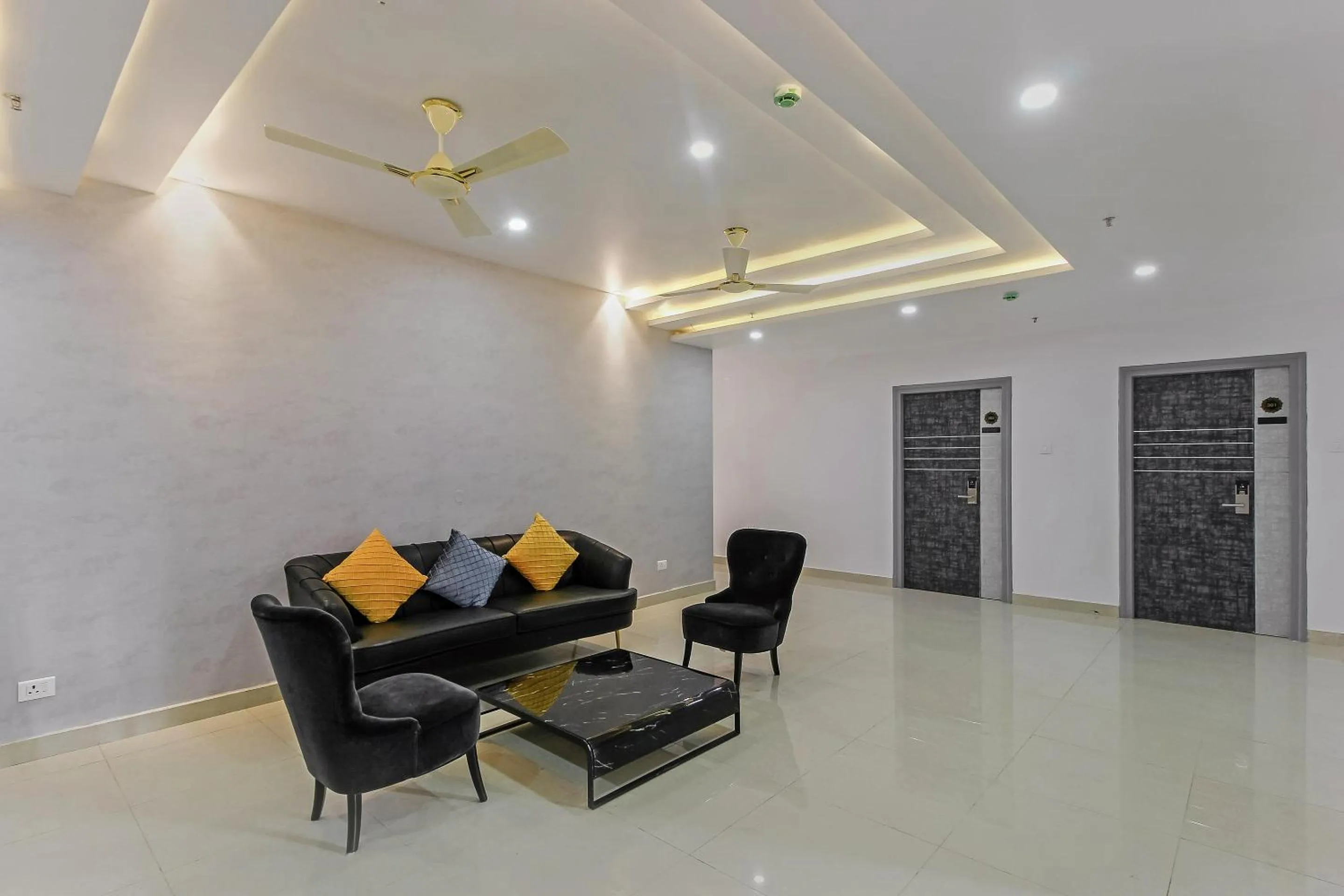 Bathroom in Capital O Hoysala Inn