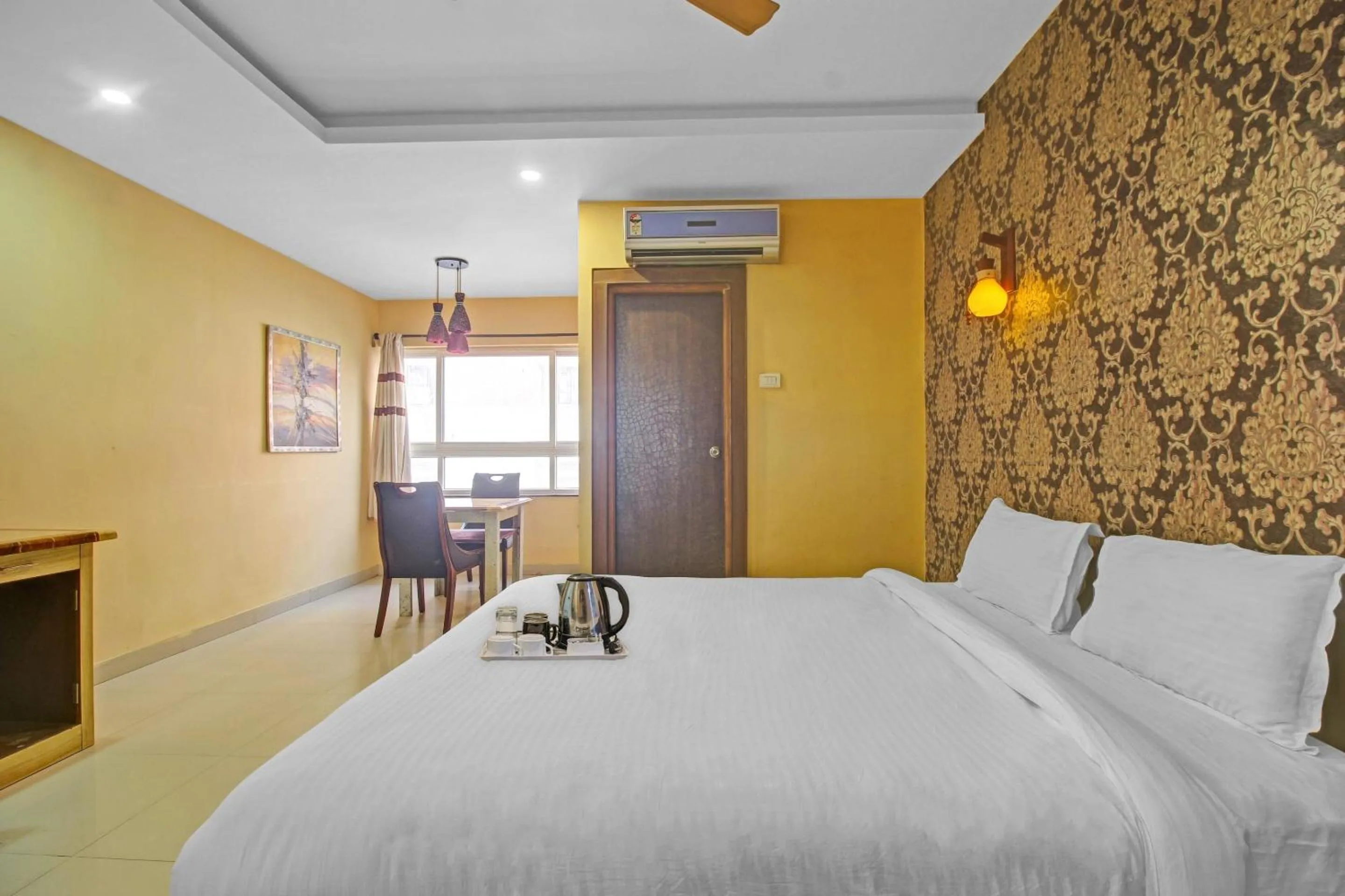 Bedroom in Collection O Regal Near ISKON TEMPLE , ABIDS