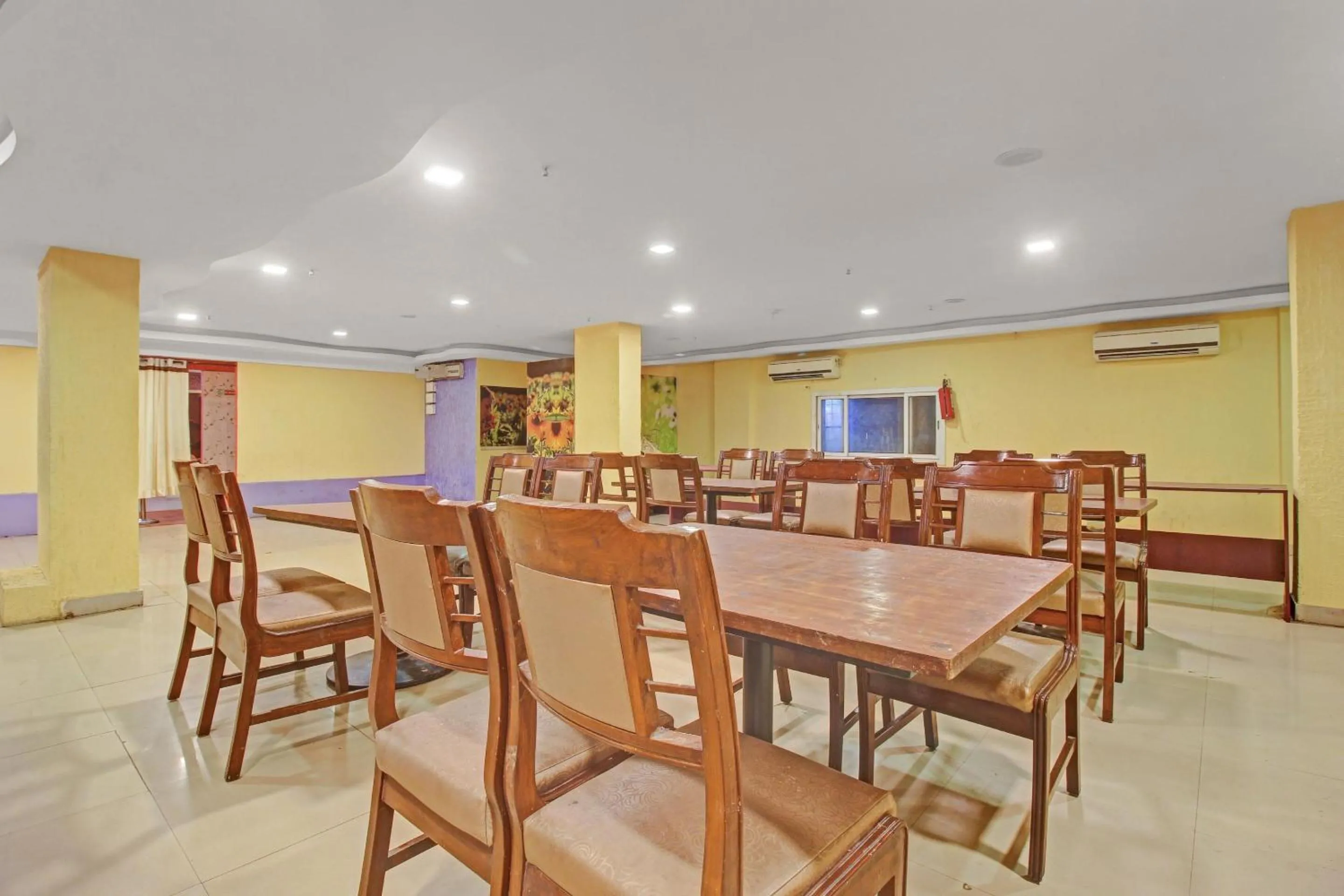 Restaurant/places to eat in Collection O Regal Near ISKON TEMPLE , ABIDS