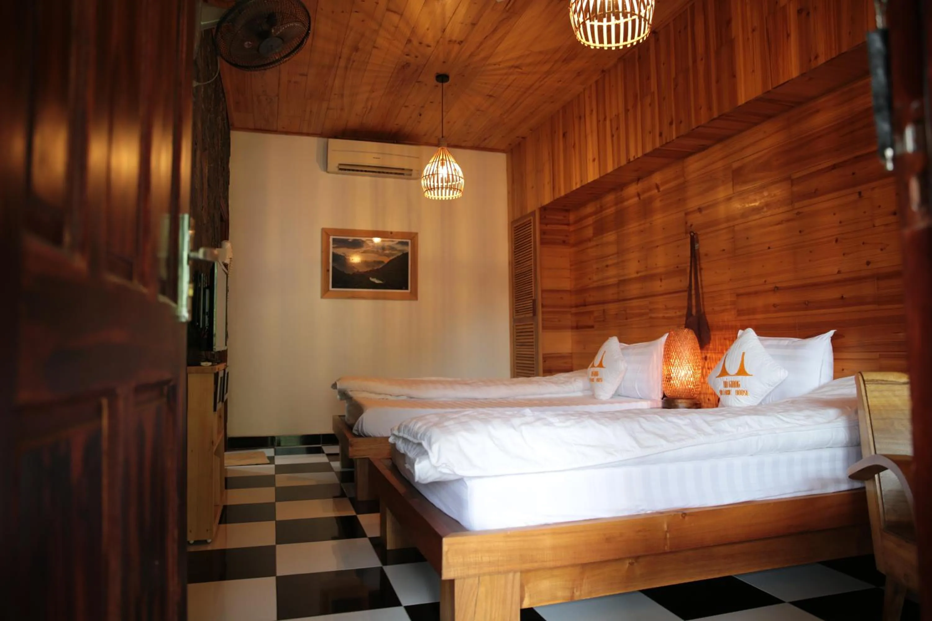 Bed in Ha Giang Historic Hotel & Tours