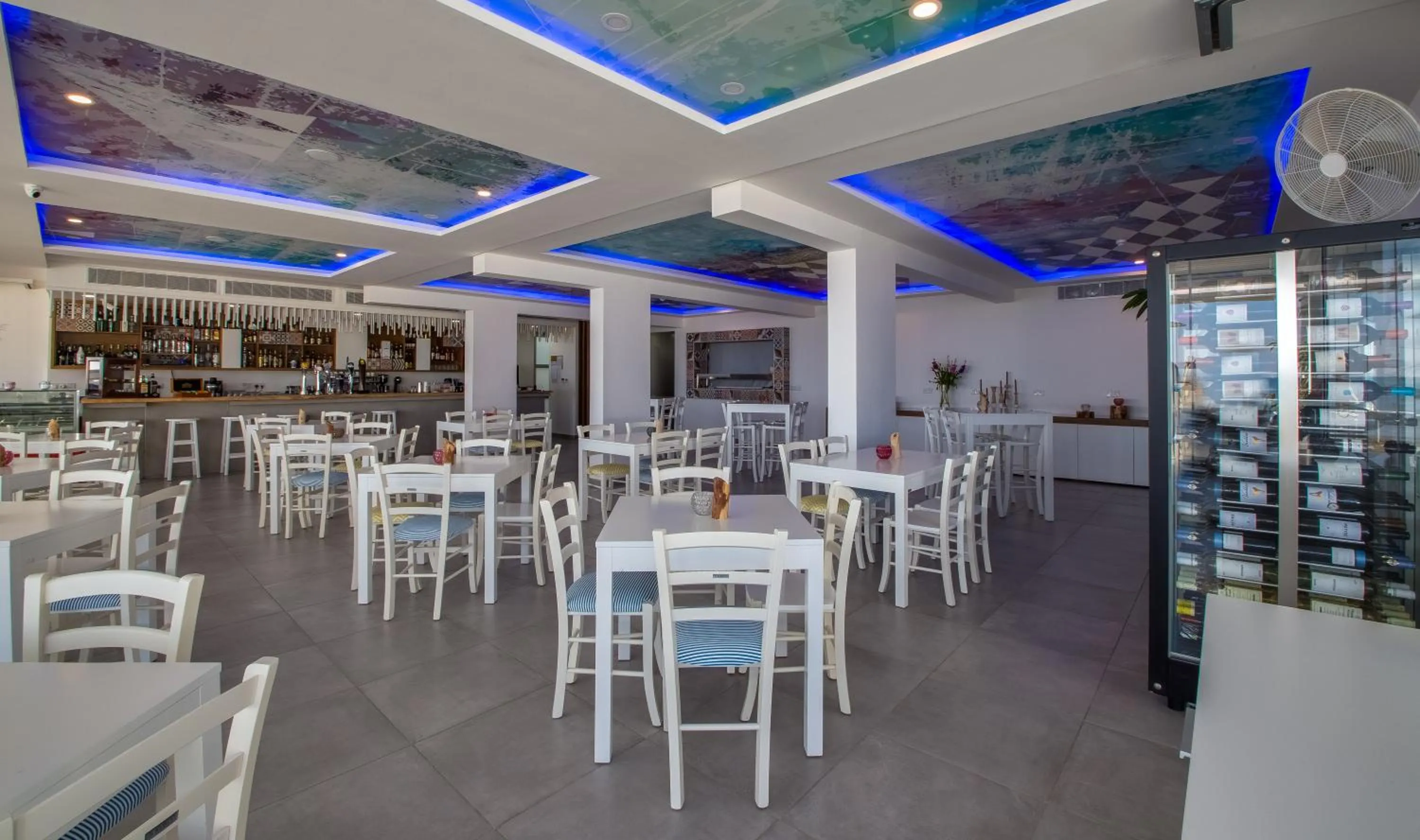 Food and drinks in Island Boutique Hotel