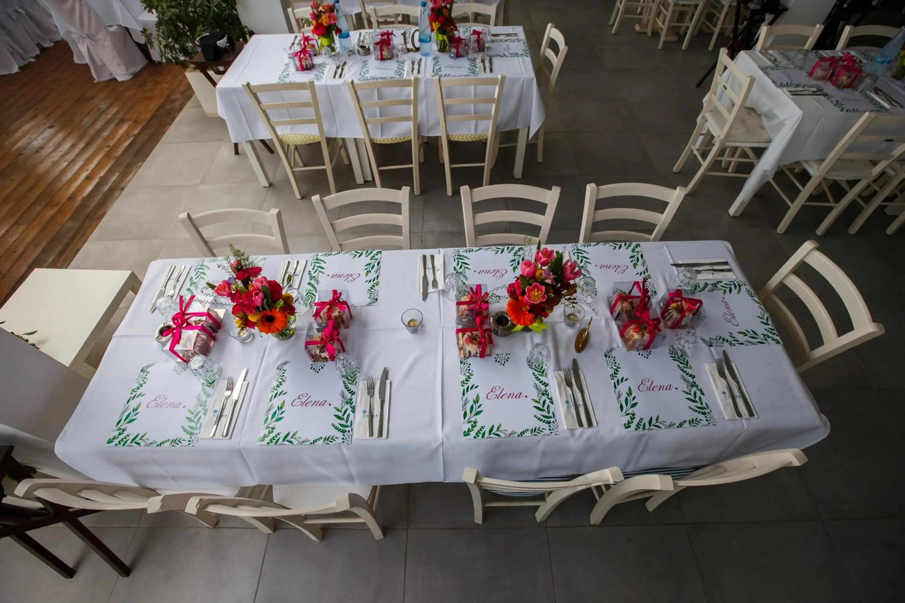 Restaurant/places to eat in Island Boutique Hotel