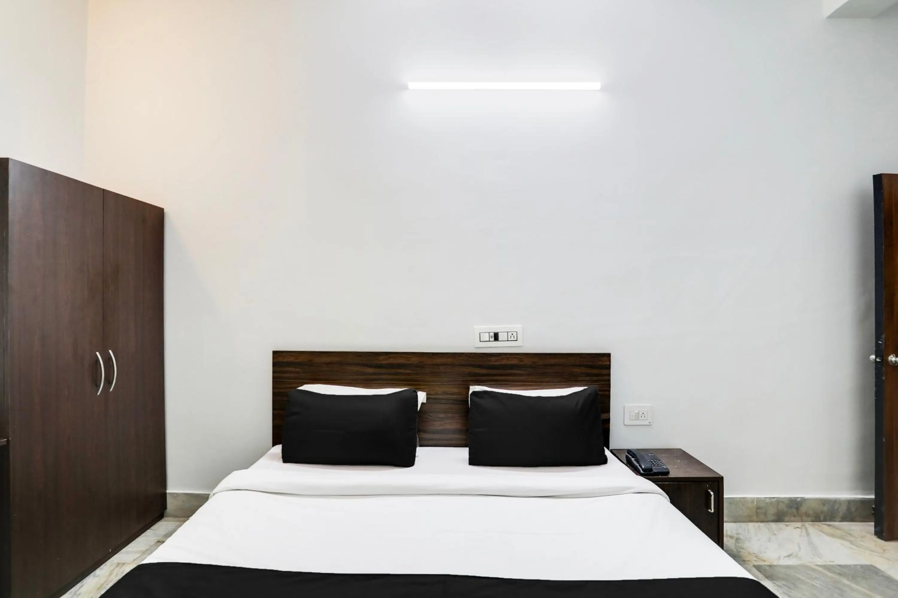 Bedroom, Bed in Hotel O Shree Ram Residency