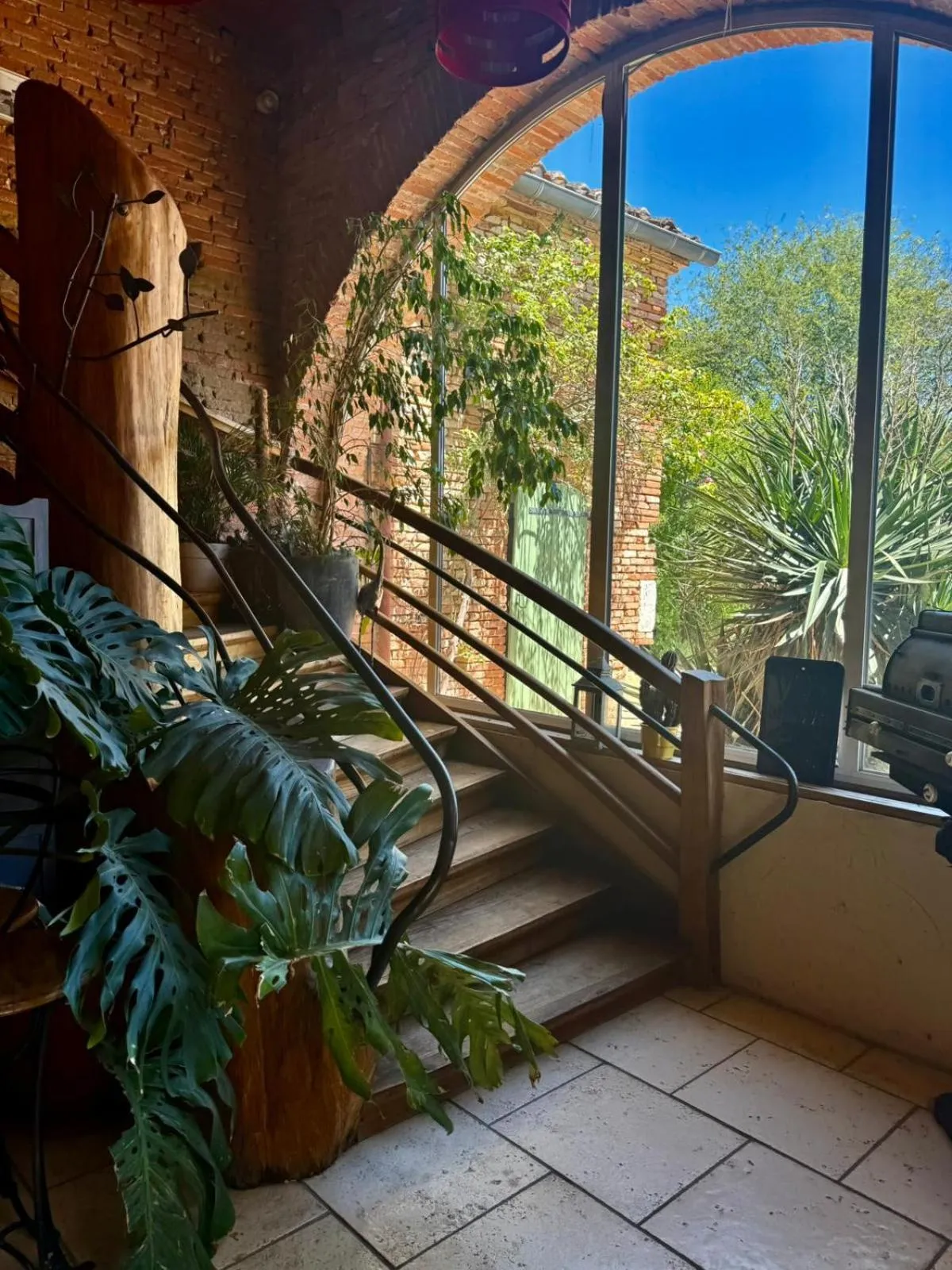 Property building in L'ALCOVE HOTEL RESTAURANT