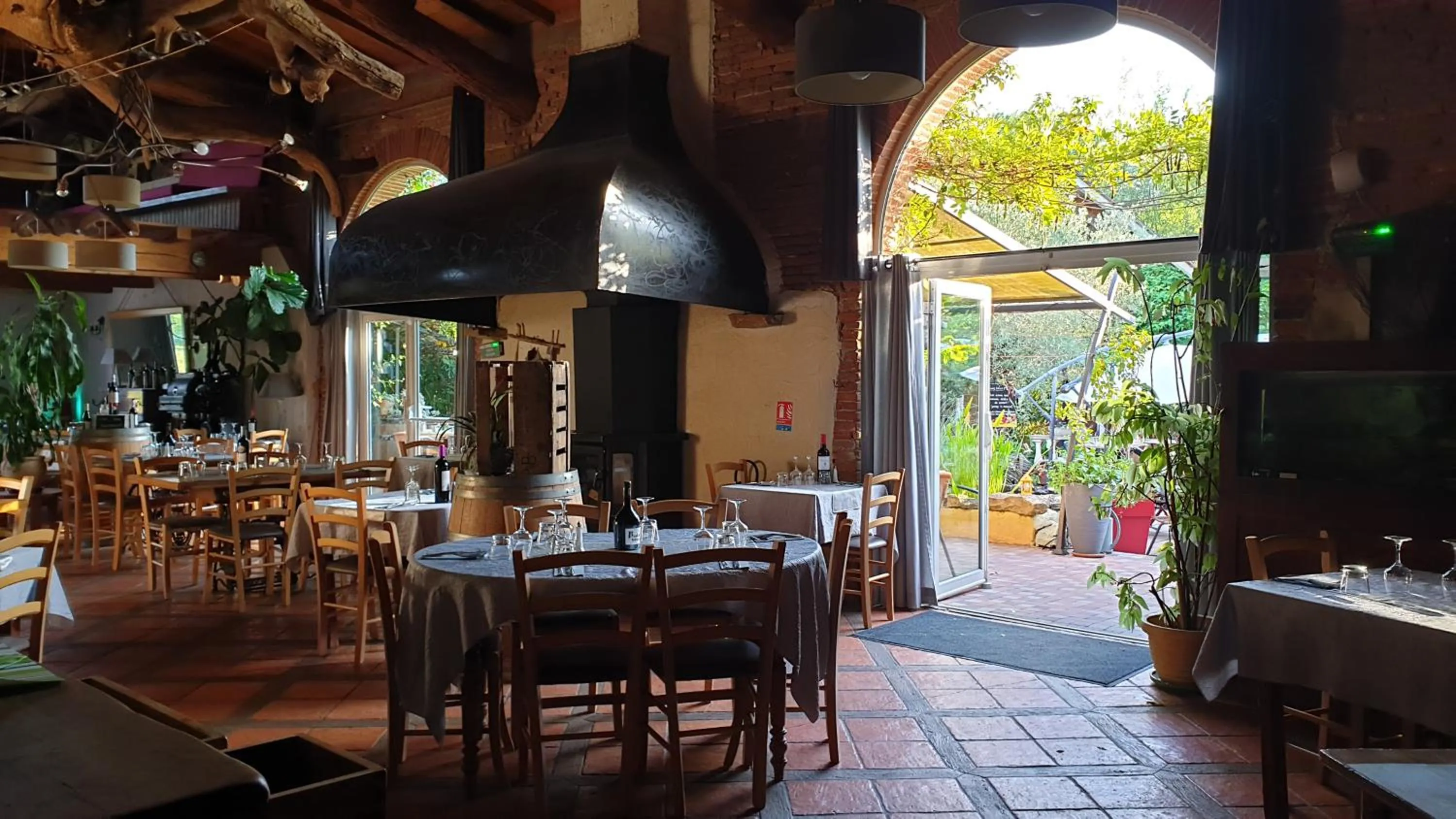 Restaurant/places to eat in L'ALCOVE HOTEL RESTAURANT