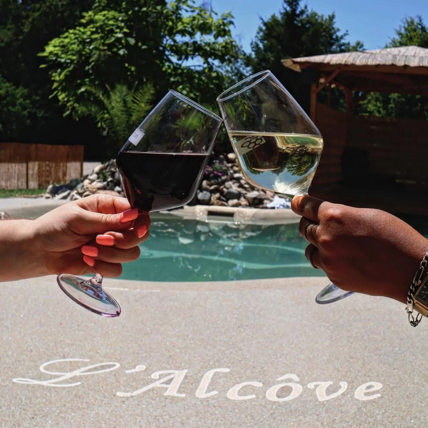 Property building in L'ALCOVE HOTEL RESTAURANT