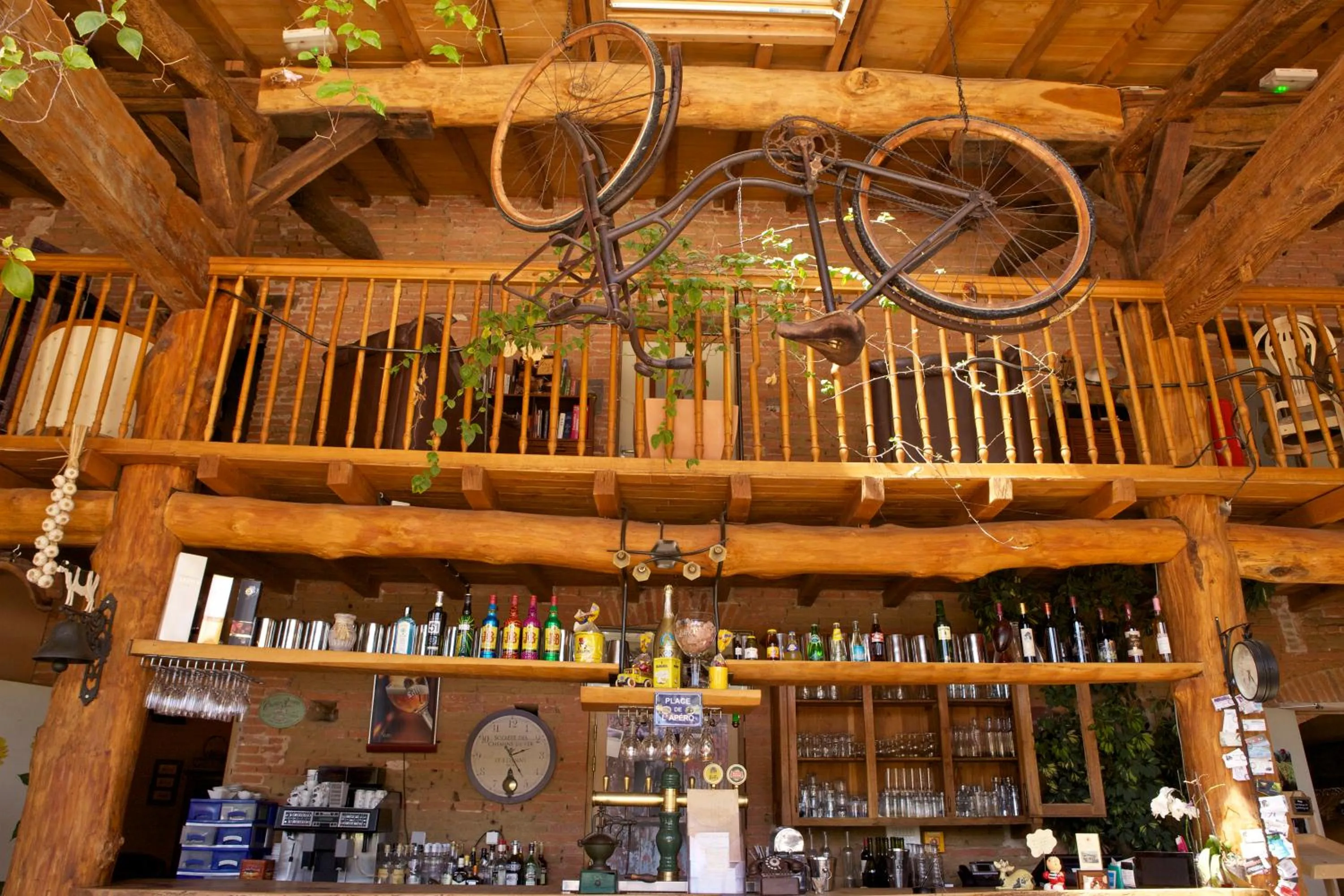 Lounge or bar in L'ALCOVE HOTEL RESTAURANT