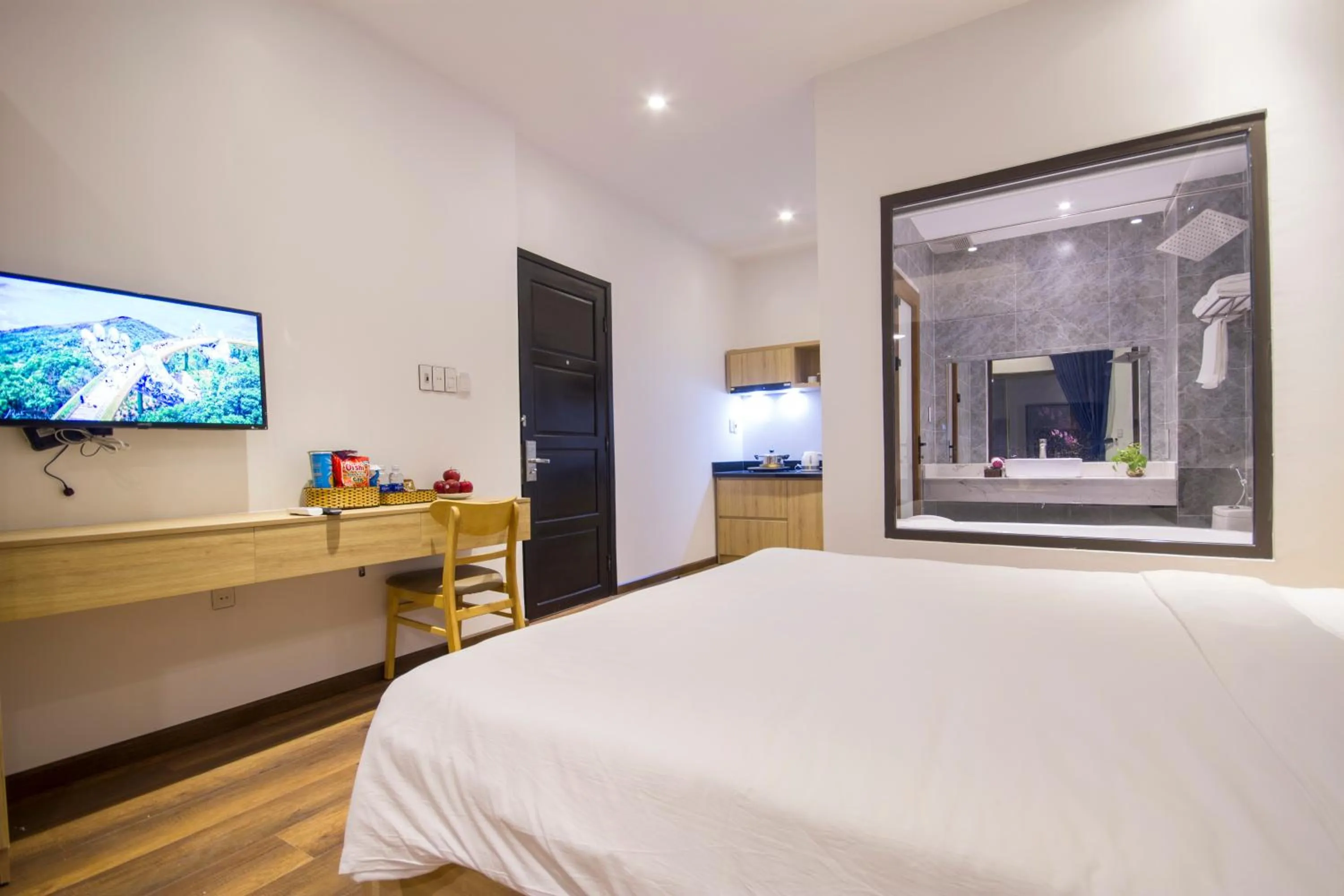 Communal lounge/ TV room, Bed in King House Villa Hotel & Spa