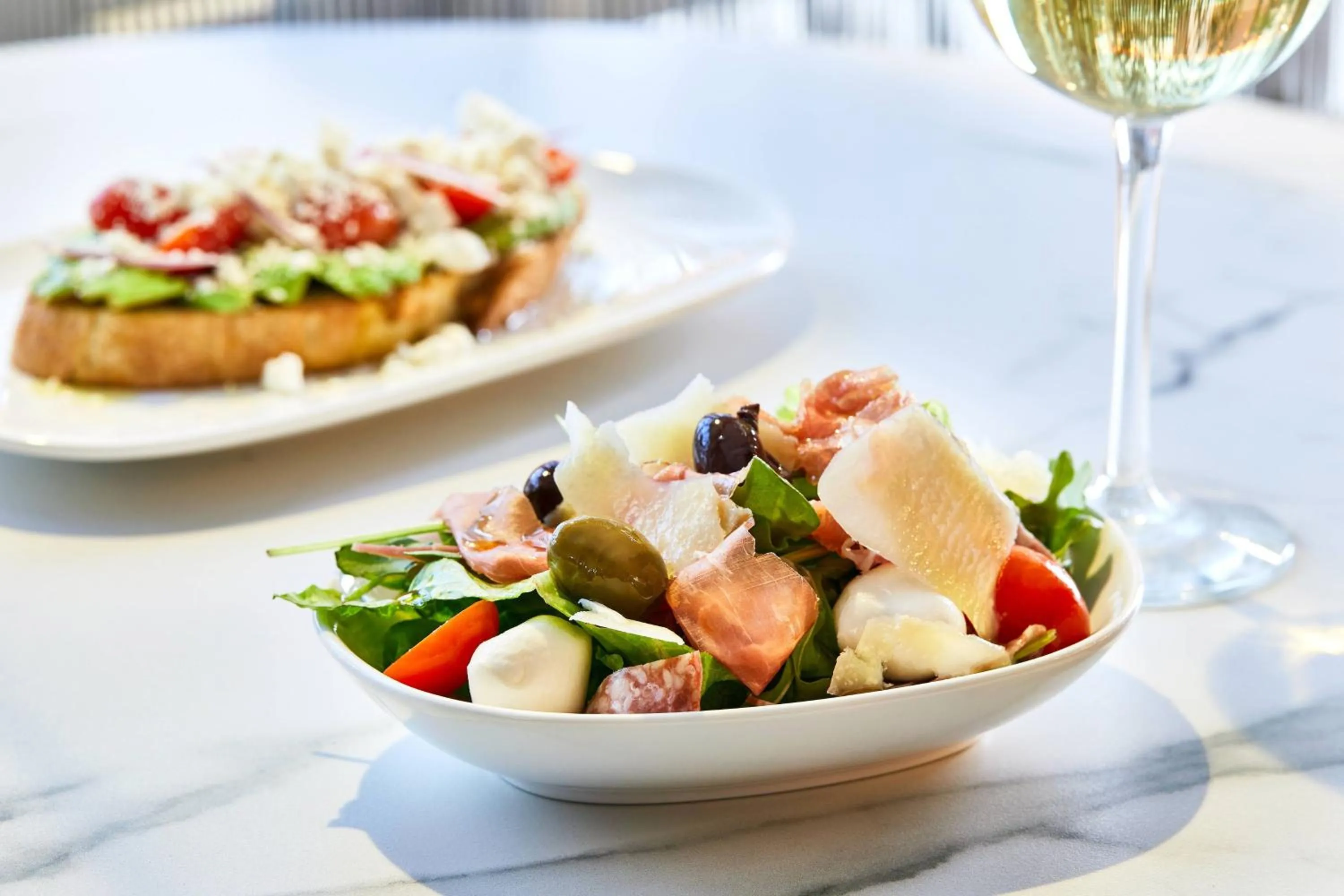 Lounge or bar in AC Hotel by Marriott Miami Airport West/Doral