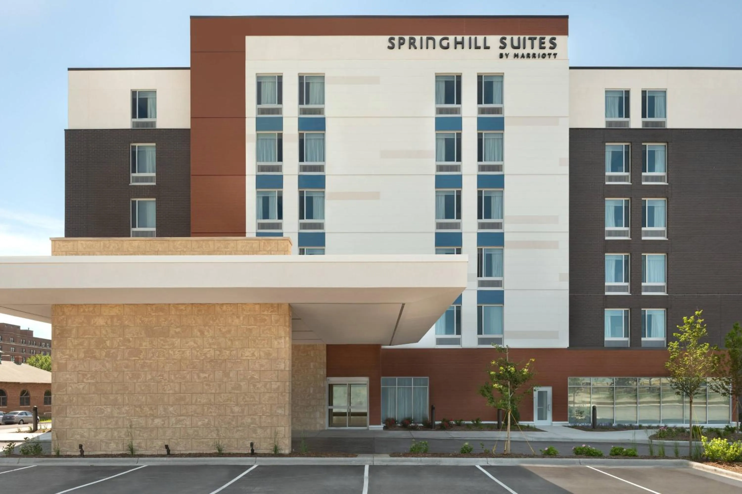 Property building in SpringHill Suites by Marriott Milwaukee West/Wauwatosa