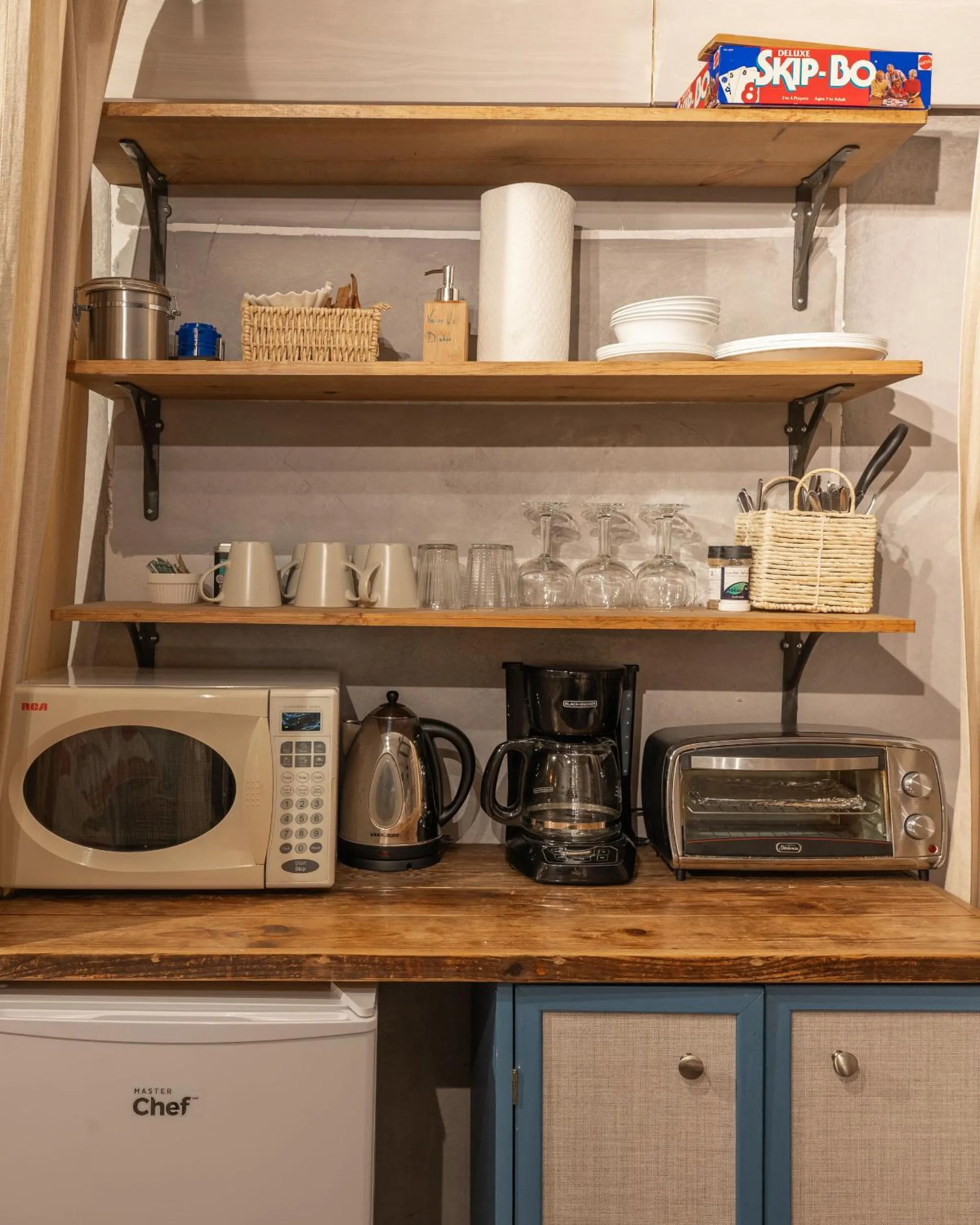 Coffee/tea facilities in Auberge Old Chelsea