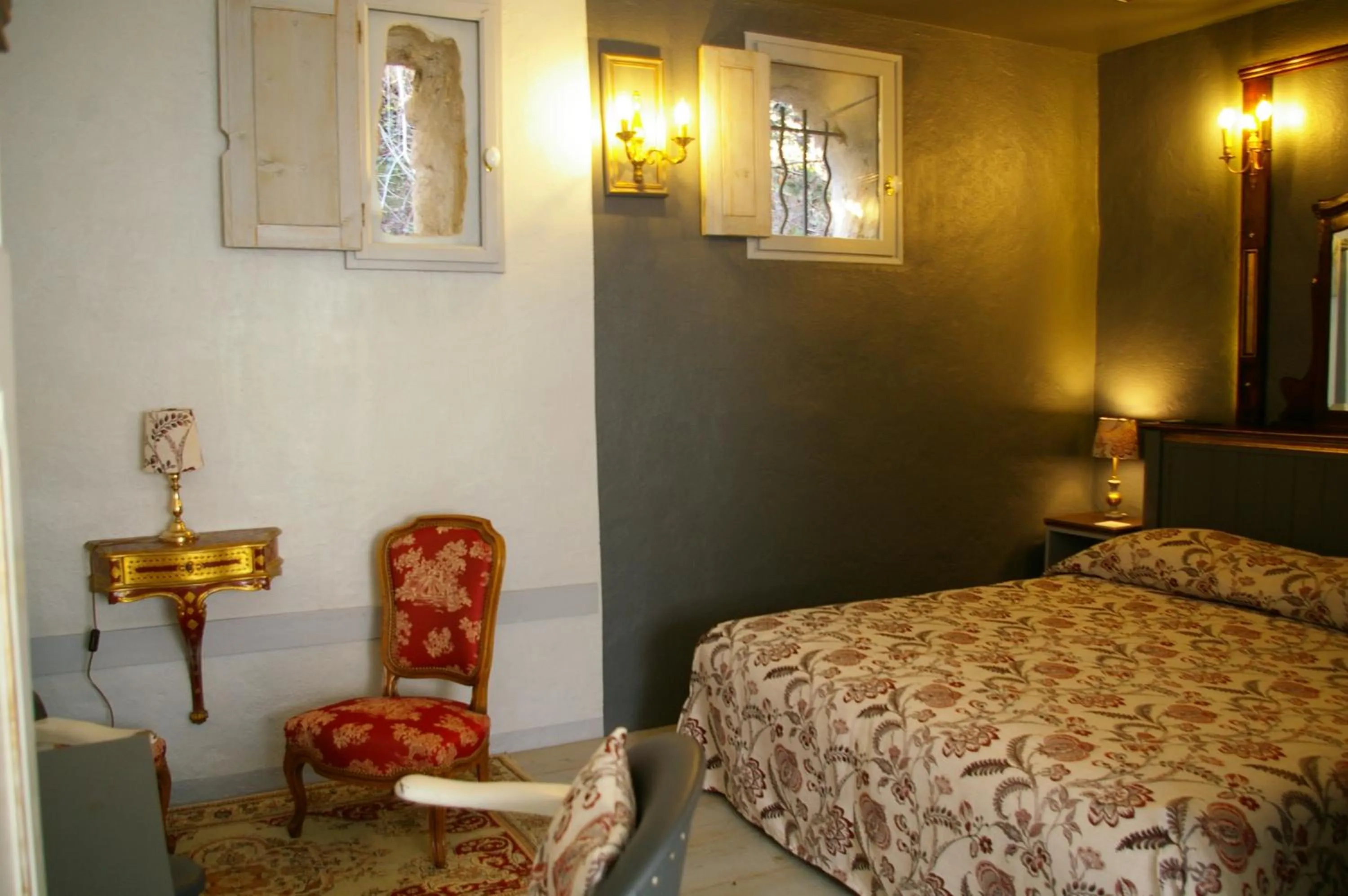 Photo of the whole room, Bed in La Source de Bury