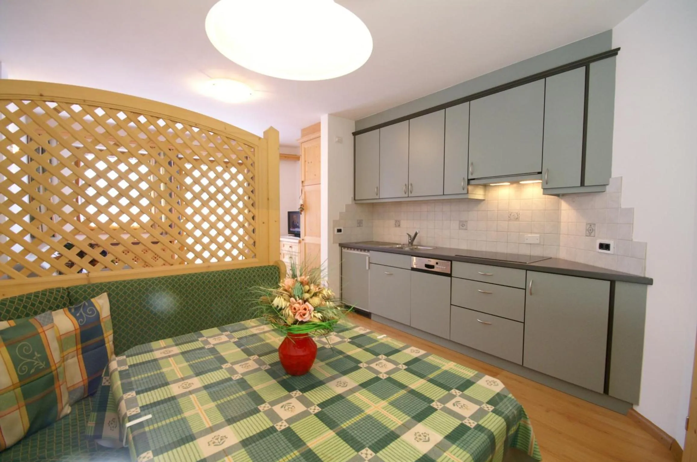 Kitchen or kitchenette, Bed in Appartamenti Residence Pars