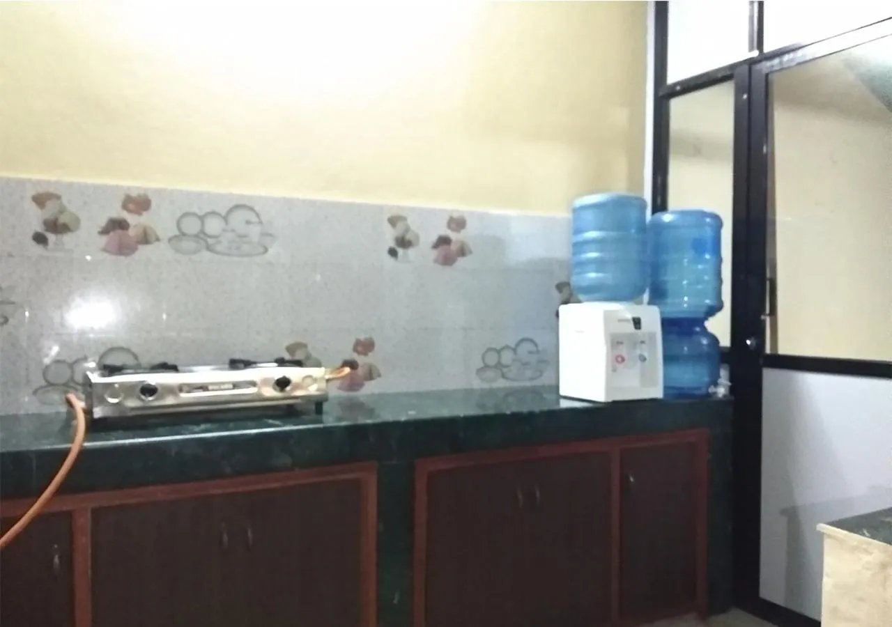 Restaurant/places to eat in Rambler Hostel Pvt Ltd