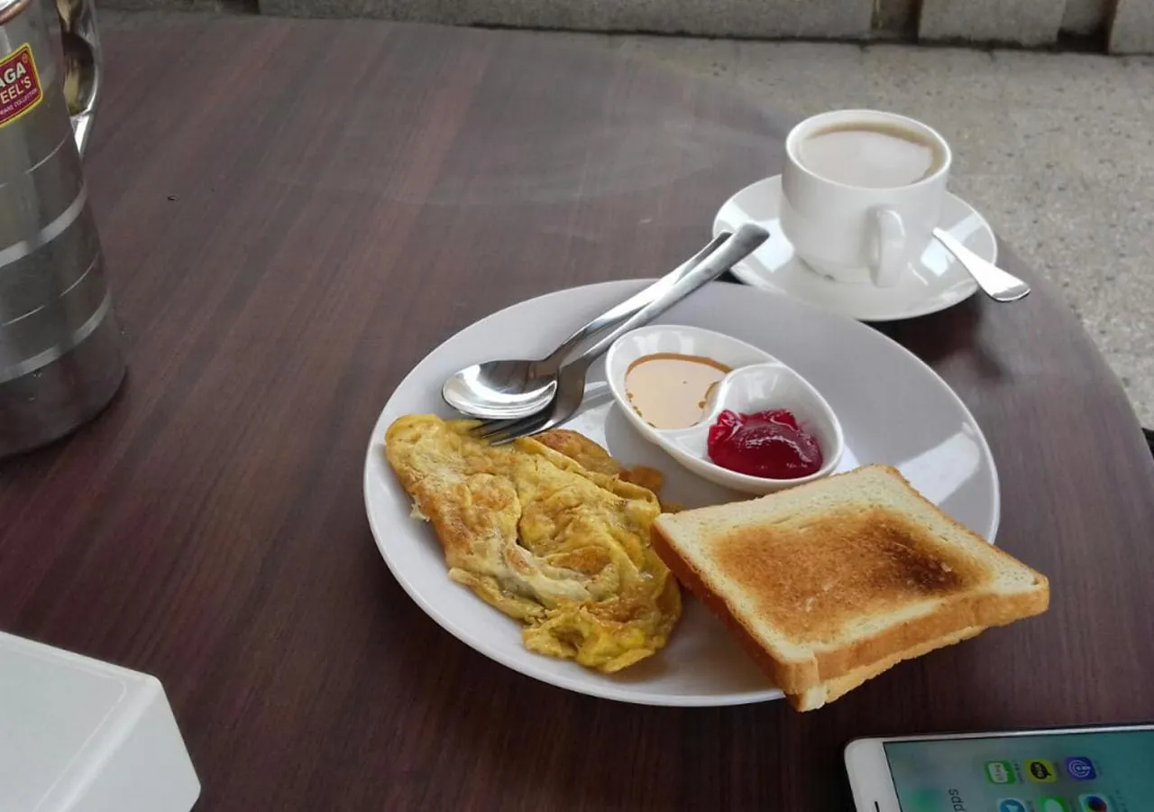 Food and drinks in Rambler Hostel Pvt Ltd