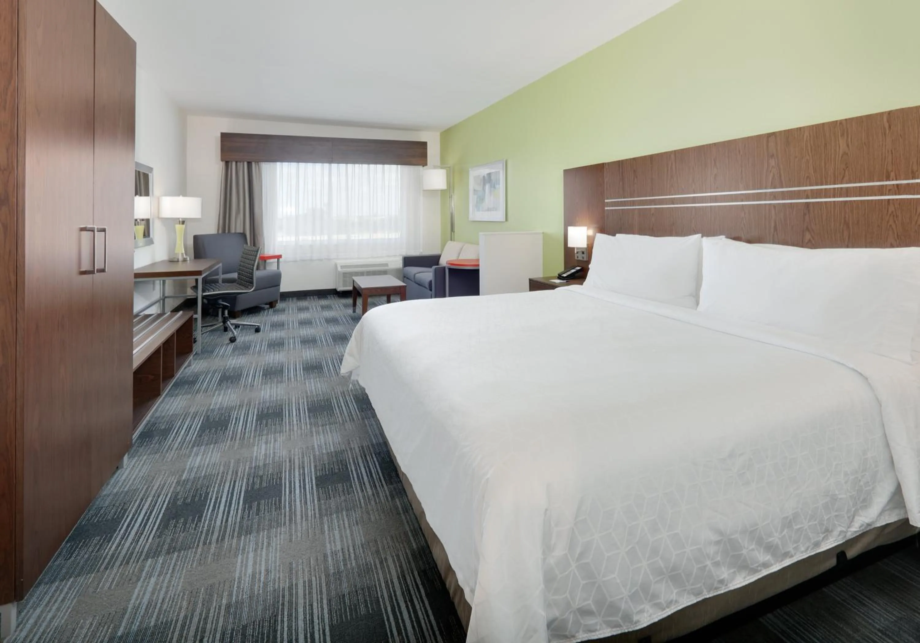 Photo of the whole room, Bed in Holiday Inn Express & Suites Dallas NW - Farmers Branch by IHG