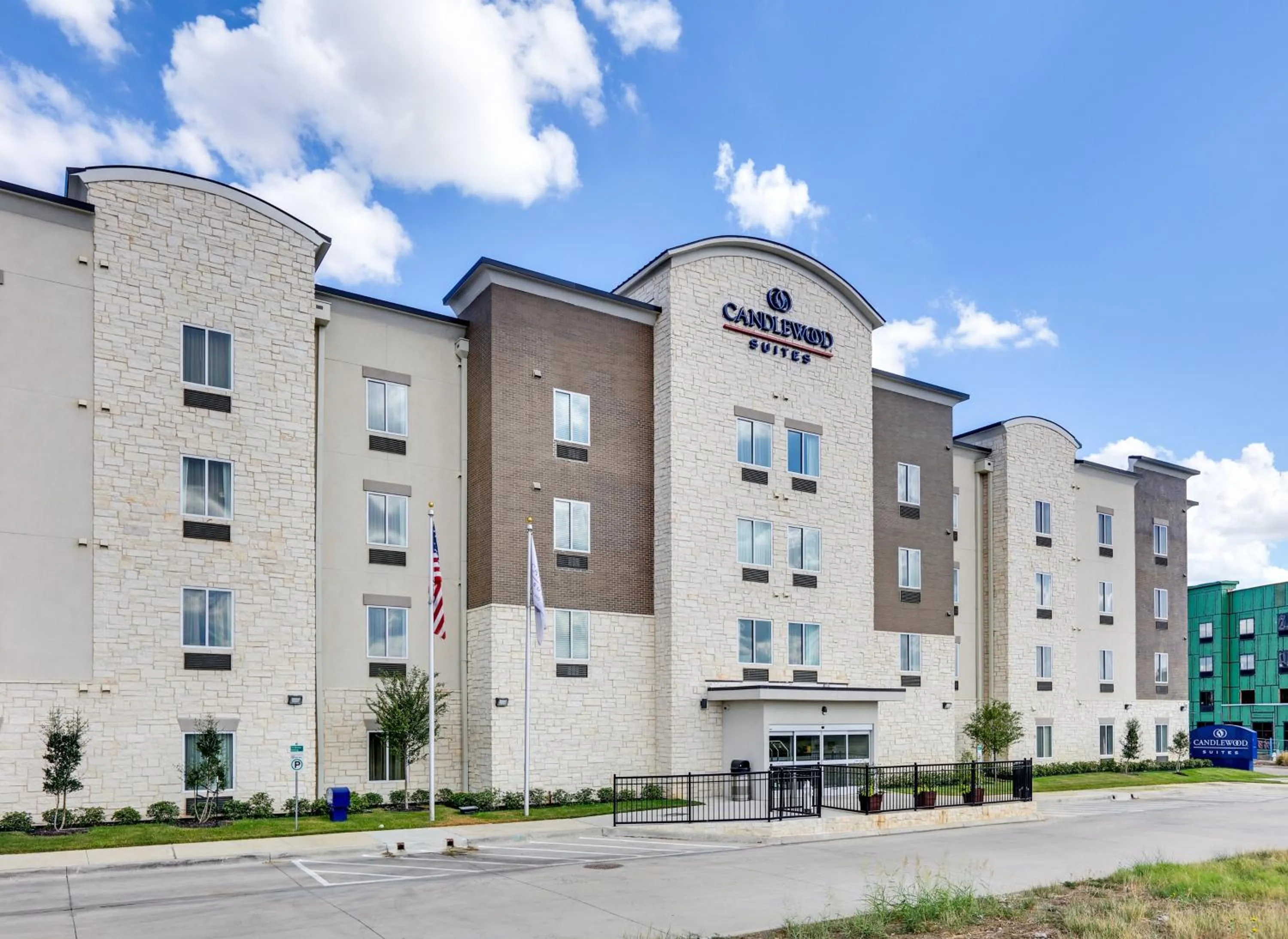 Property building in Candlewood Suites Dallas NW - Farmers Branch by IHG