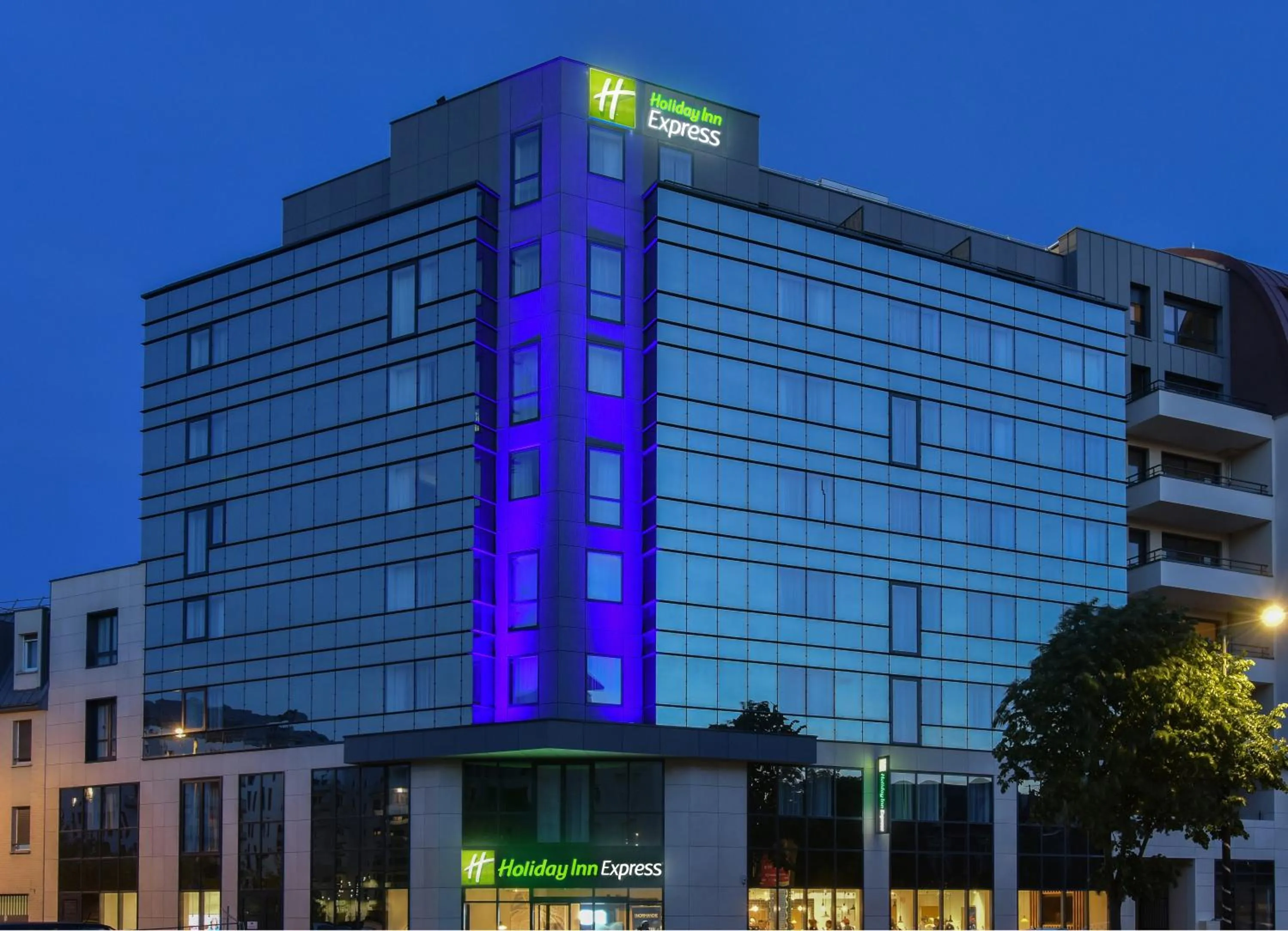 Property building in Holiday Inn Express - Rouen Centre - Rive Gauche by IHG