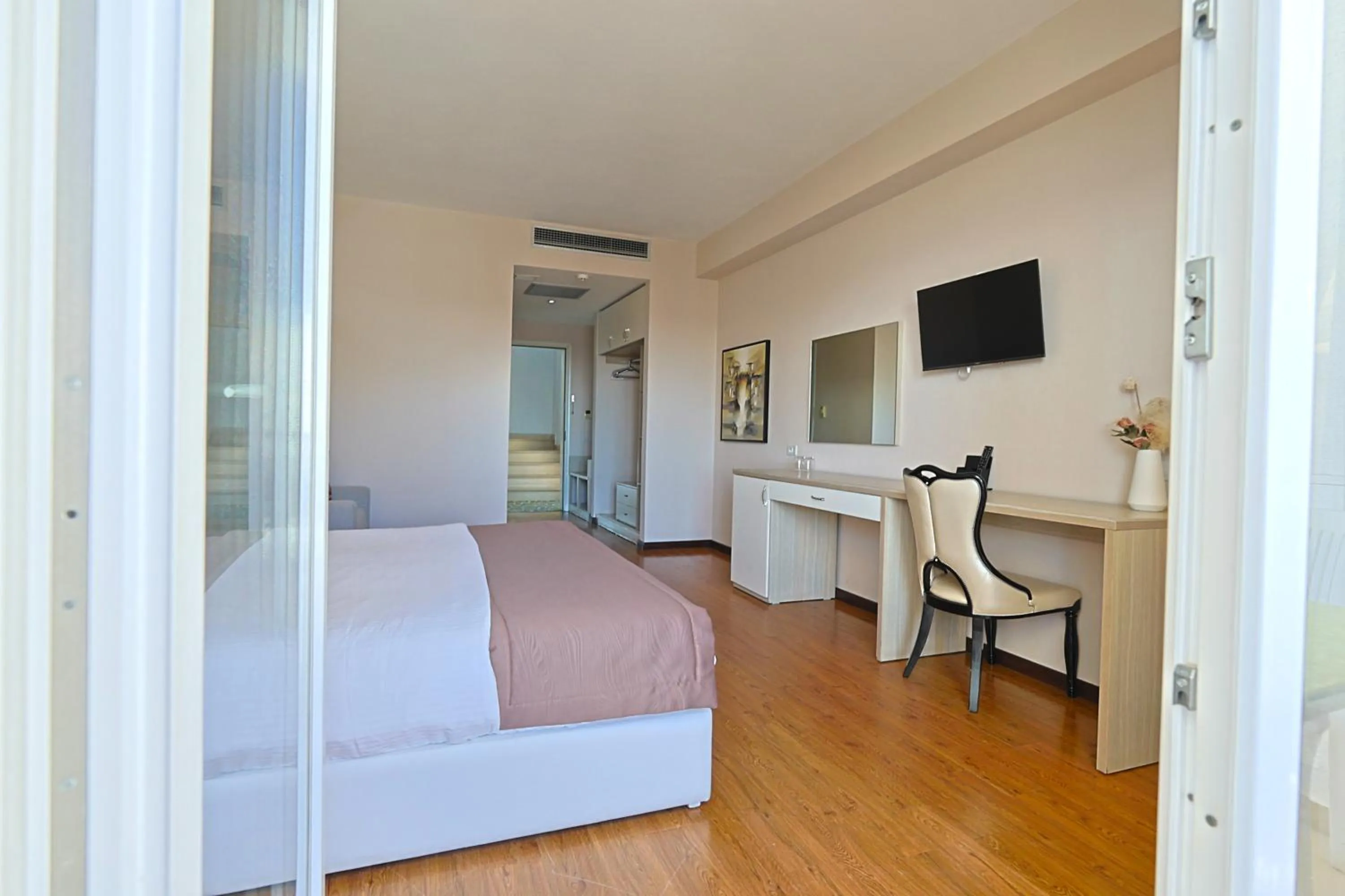 Photo of the whole room, Bed in Hotel Bleart