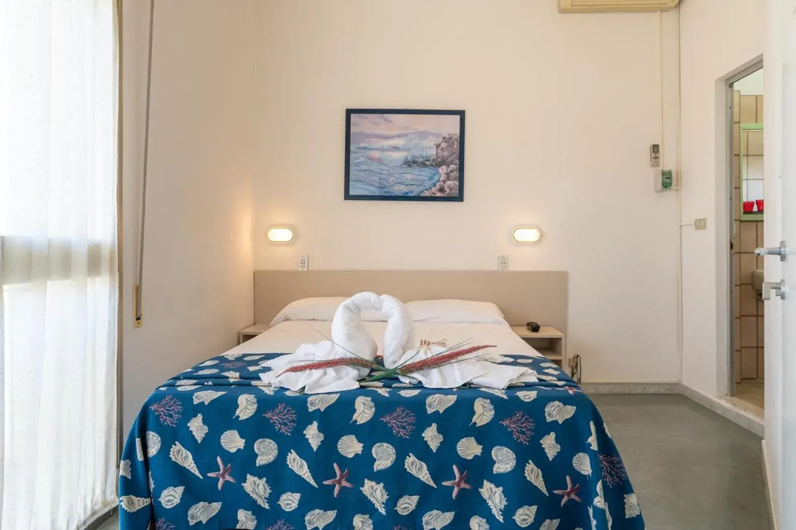 Economy Room in Hotel Montmartre Economy Room in Hotel Montmartre