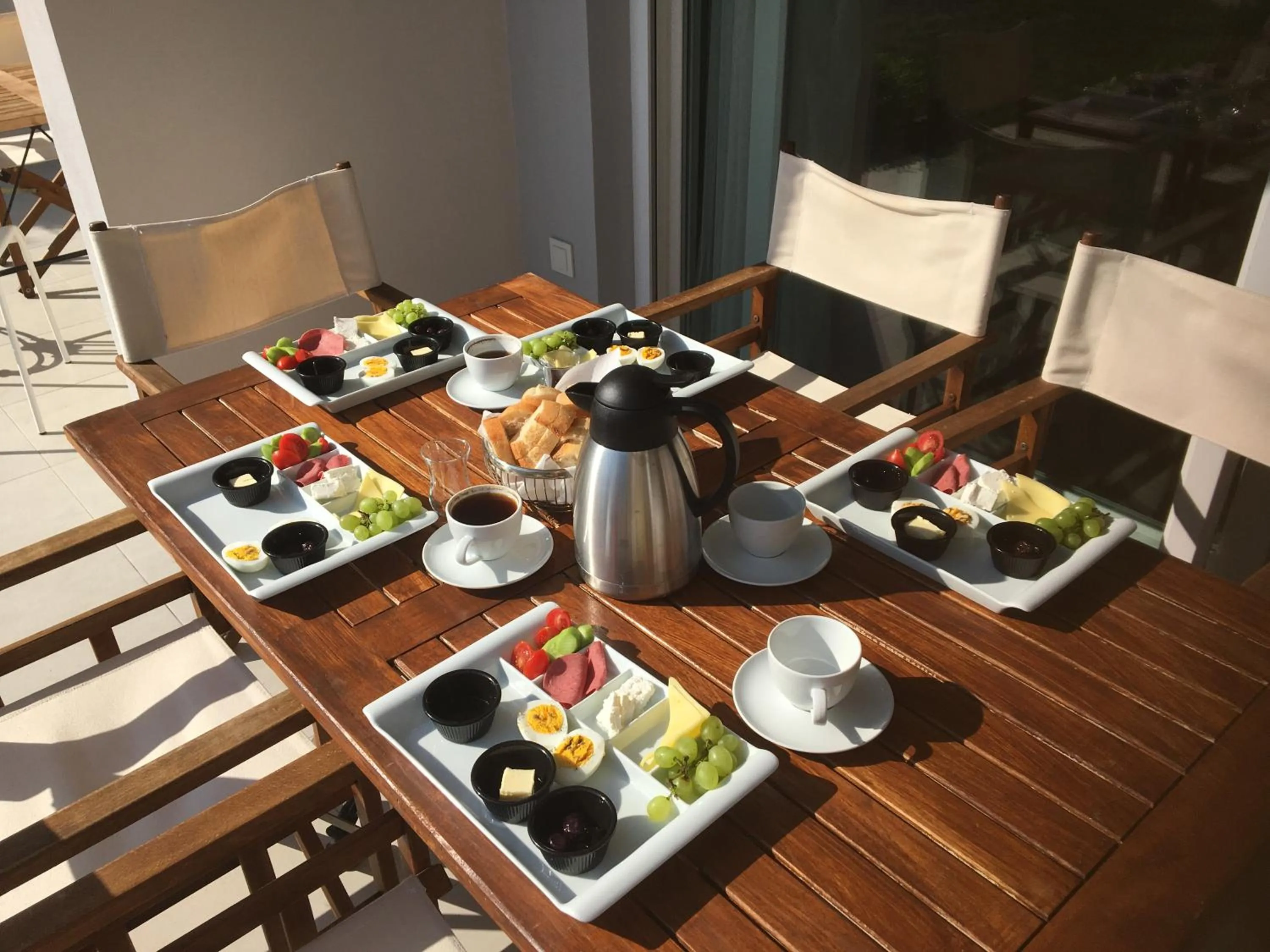 Food and drinks in Truemar Hotels & Suites