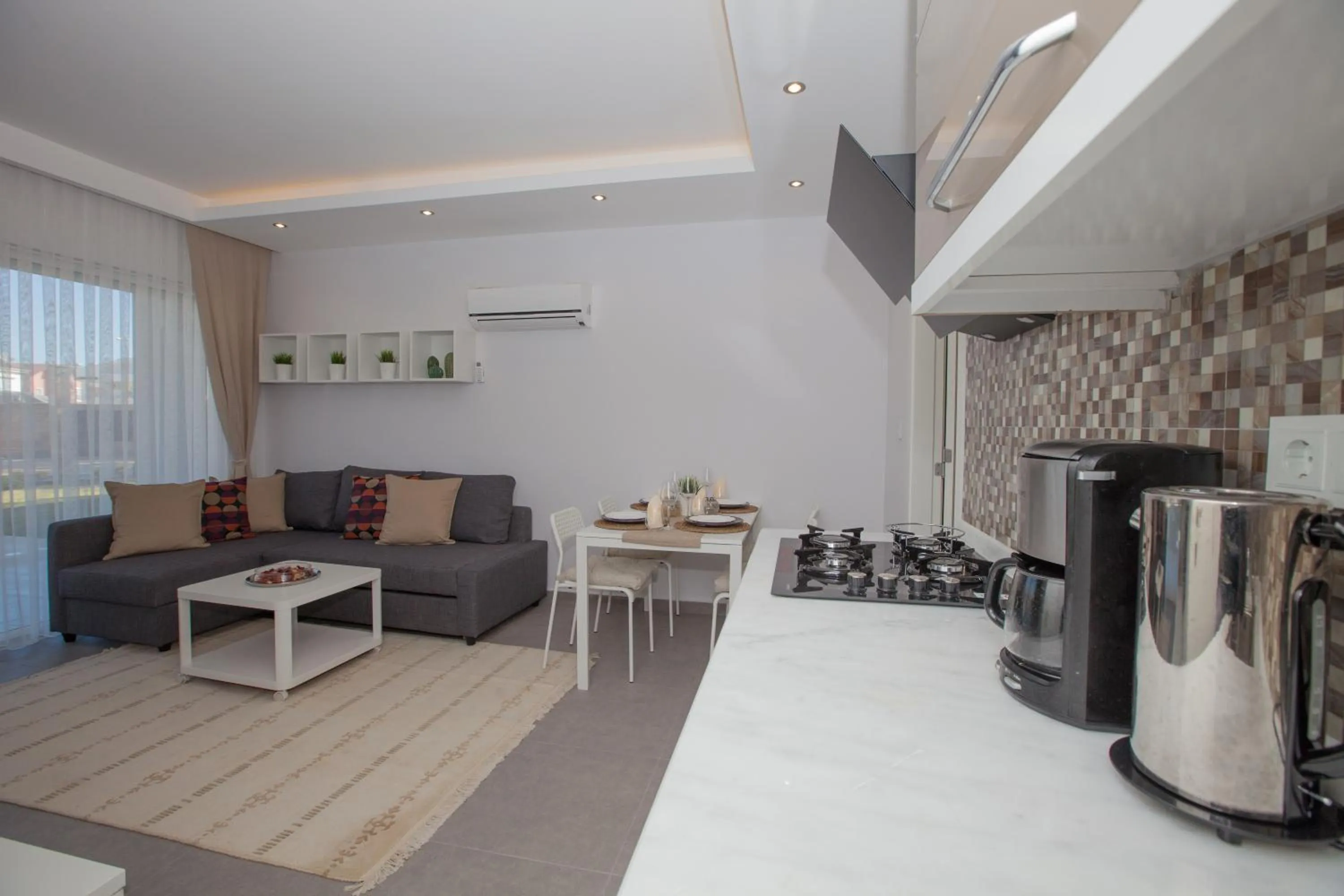 Restaurant/places to eat in Truemar Hotels & Suites