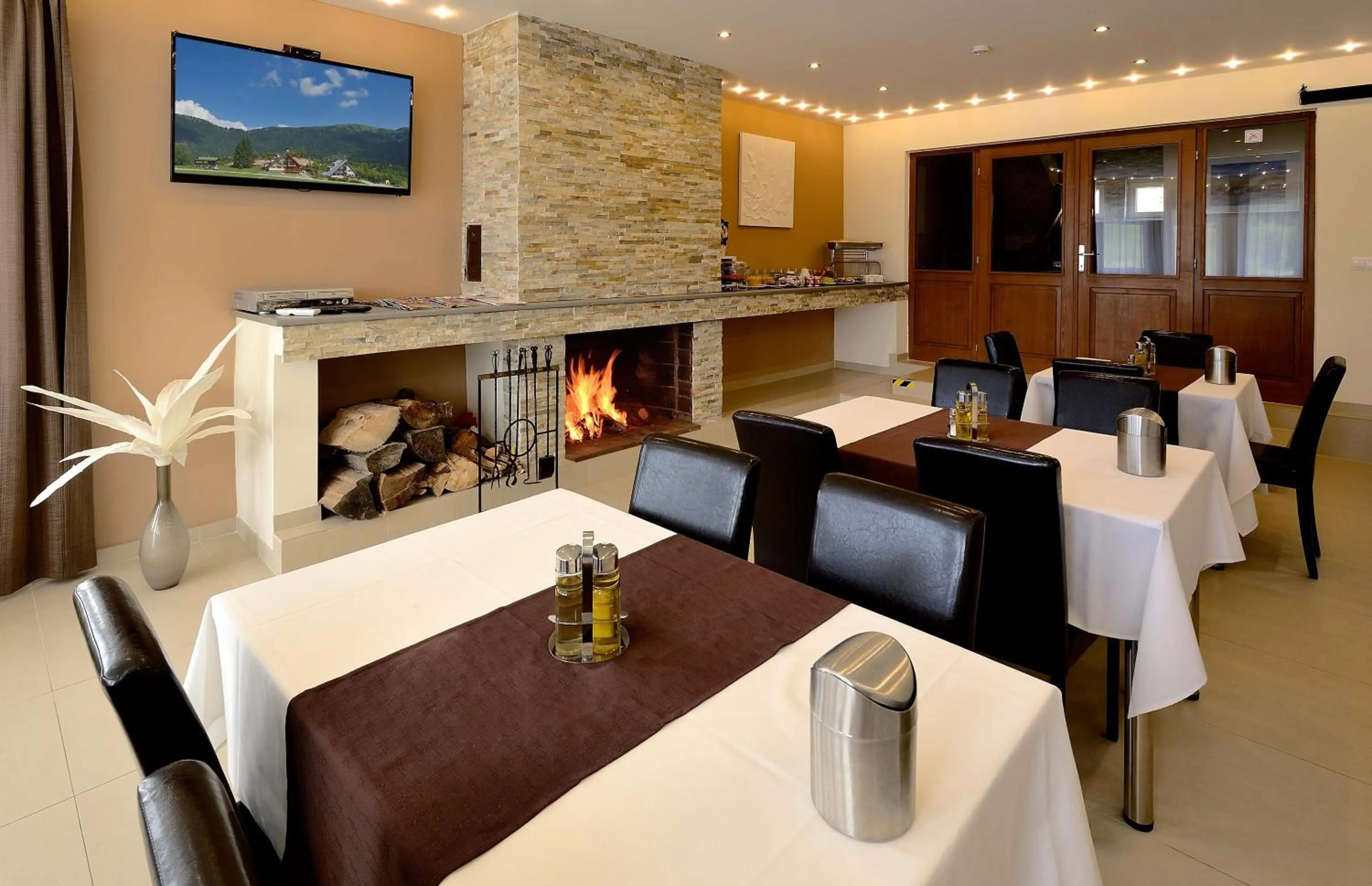 Restaurant/places to eat in Villa Gloria Rooms & Apartments