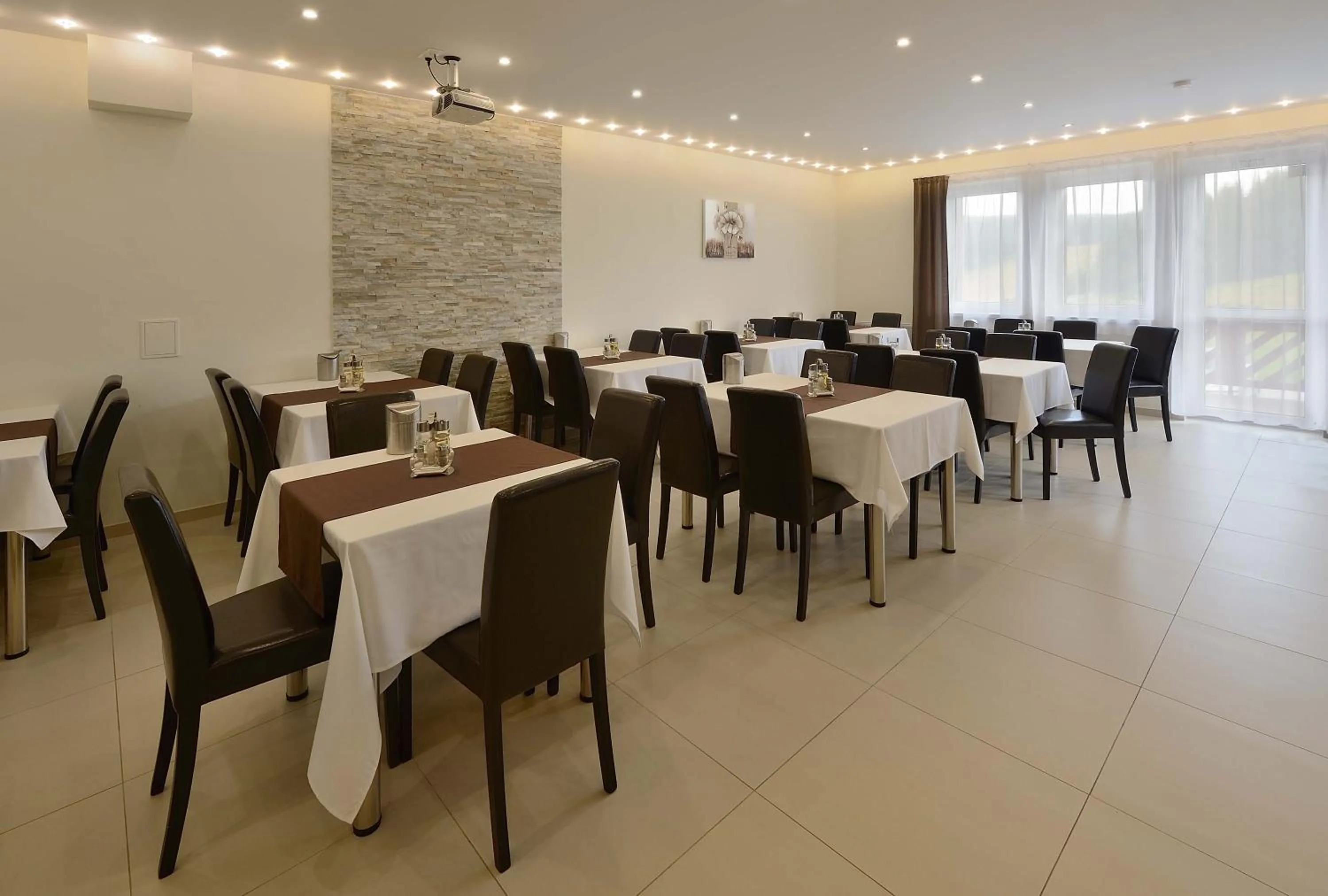 Restaurant/places to eat in Villa Gloria Rooms & Apartments