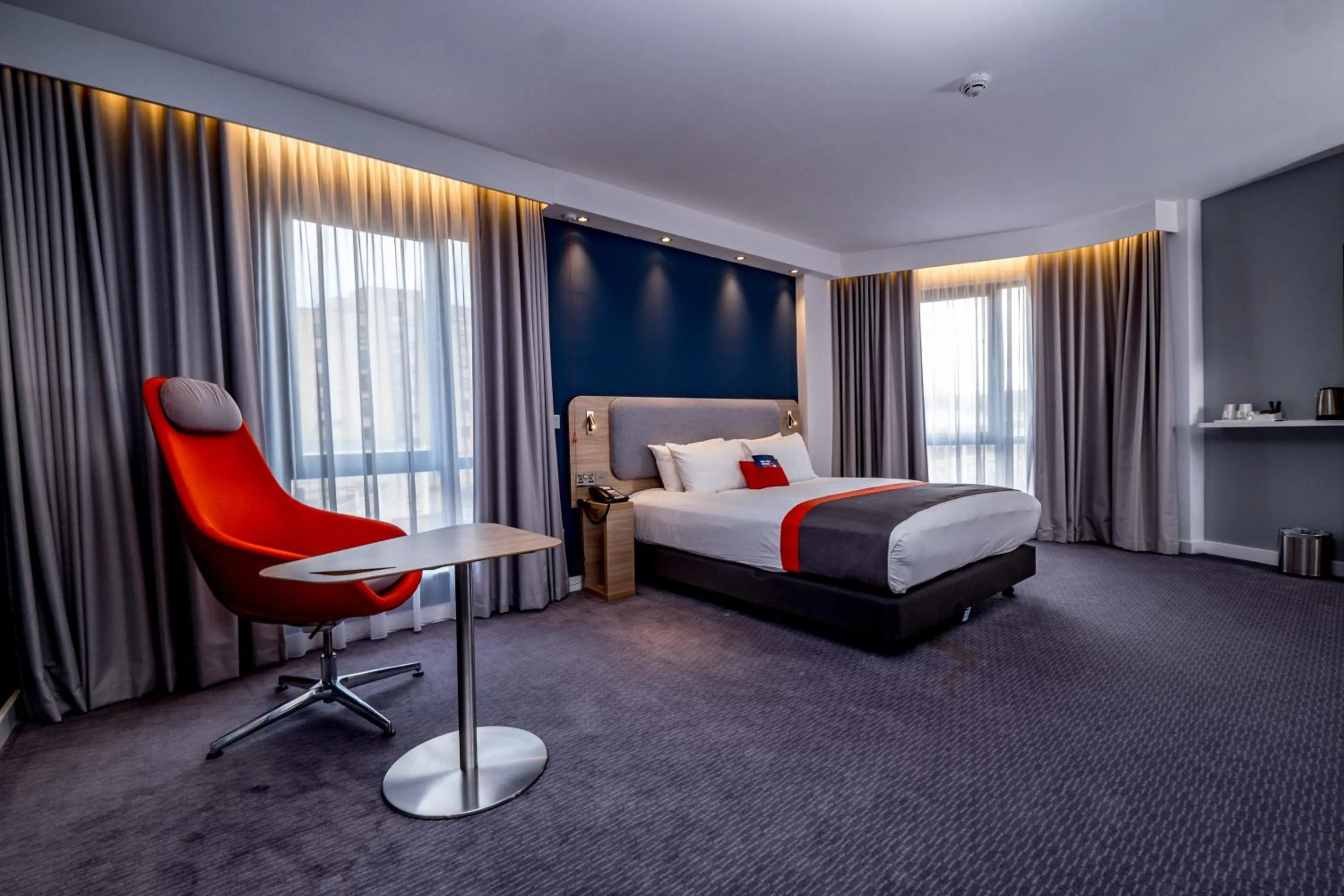 Standard Room with Free Hot Breakfast in Holiday Inn Express - Derry - Londonderry by IHG