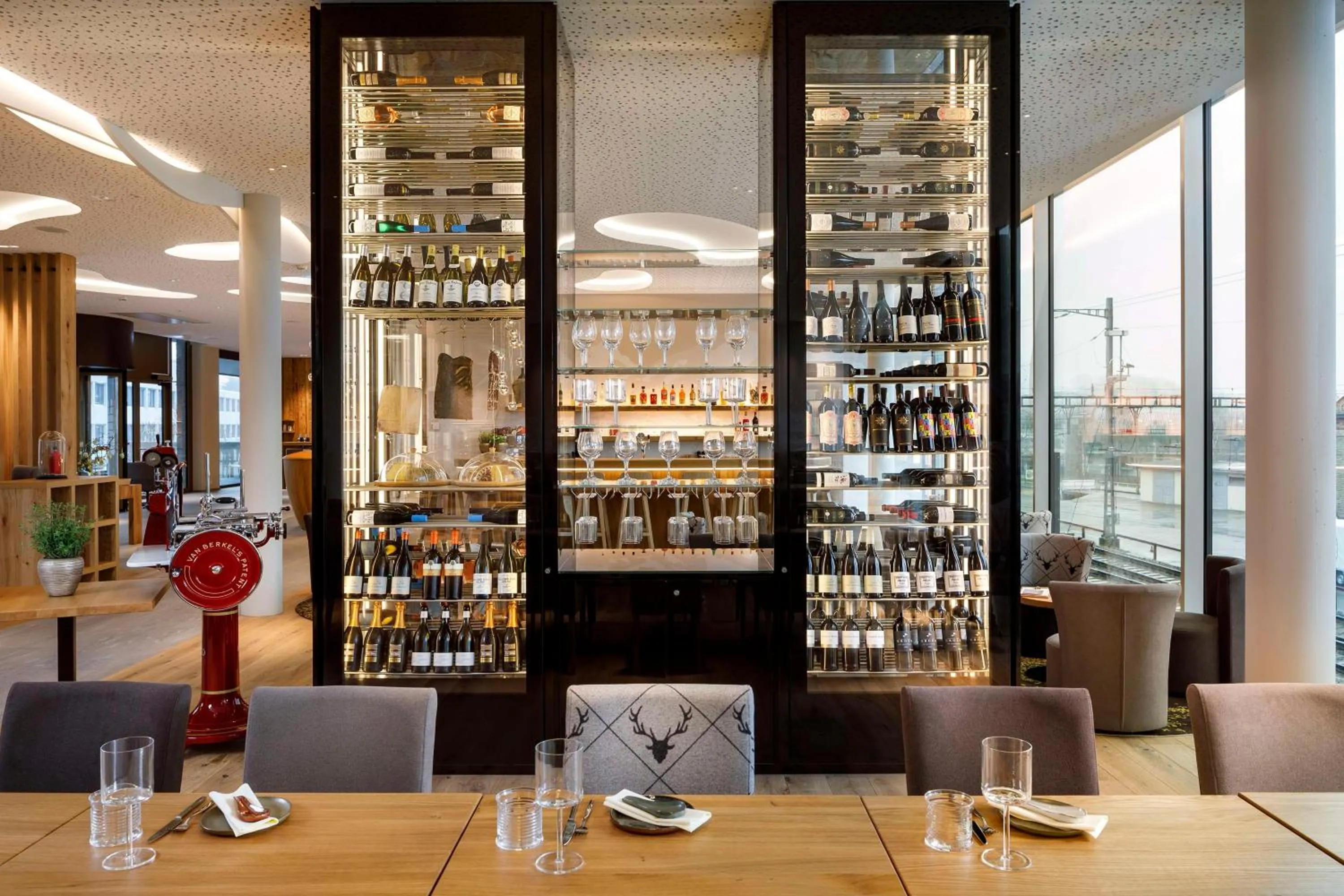 Restaurant/places to eat in Hotel Allegra Lodge