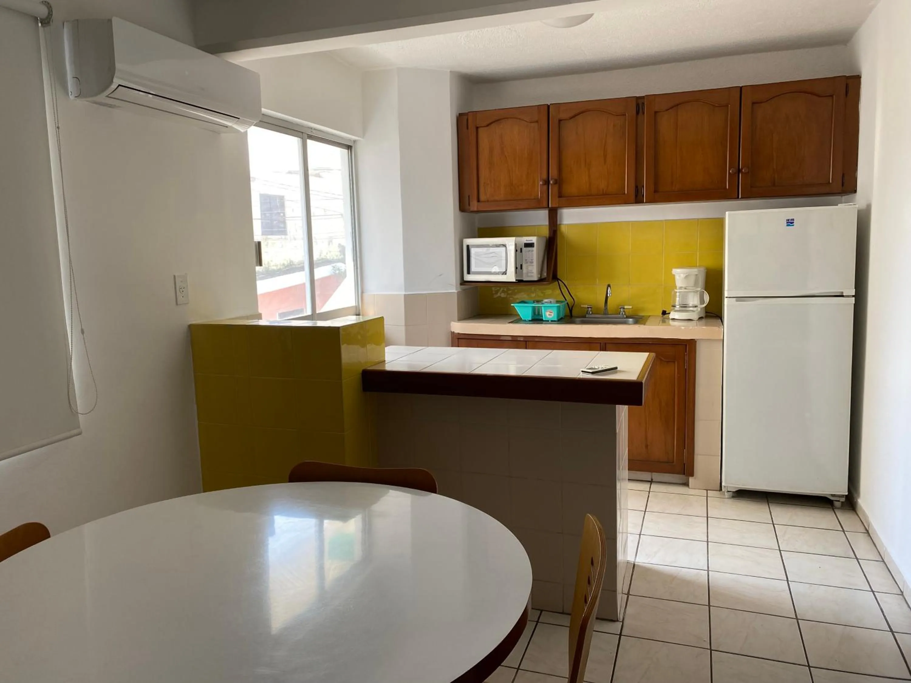 Kitchen or kitchenette in Hotel Suites Regina
