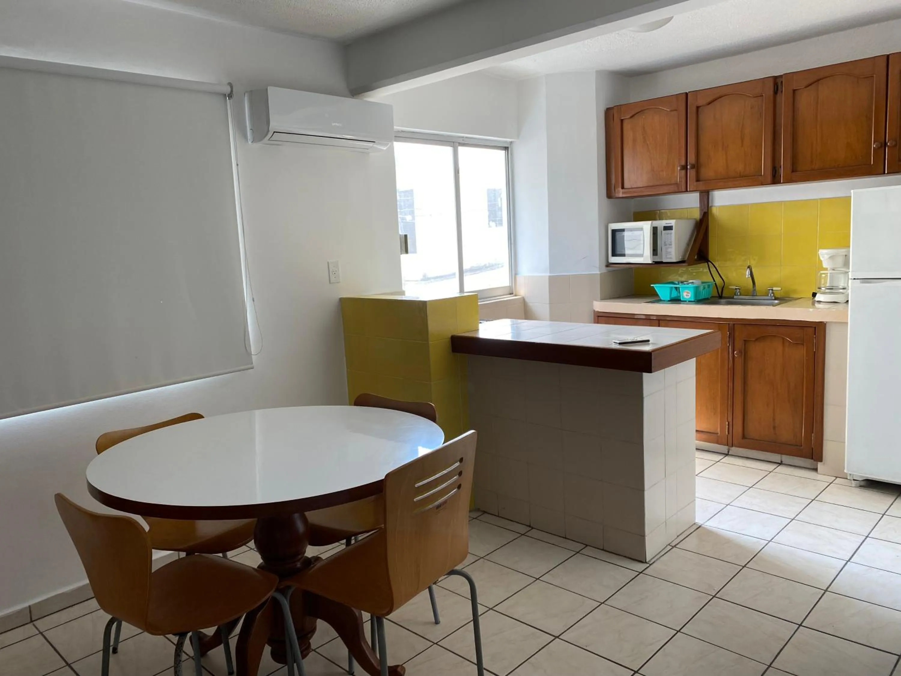 Kitchen or kitchenette in Hotel Suites Regina