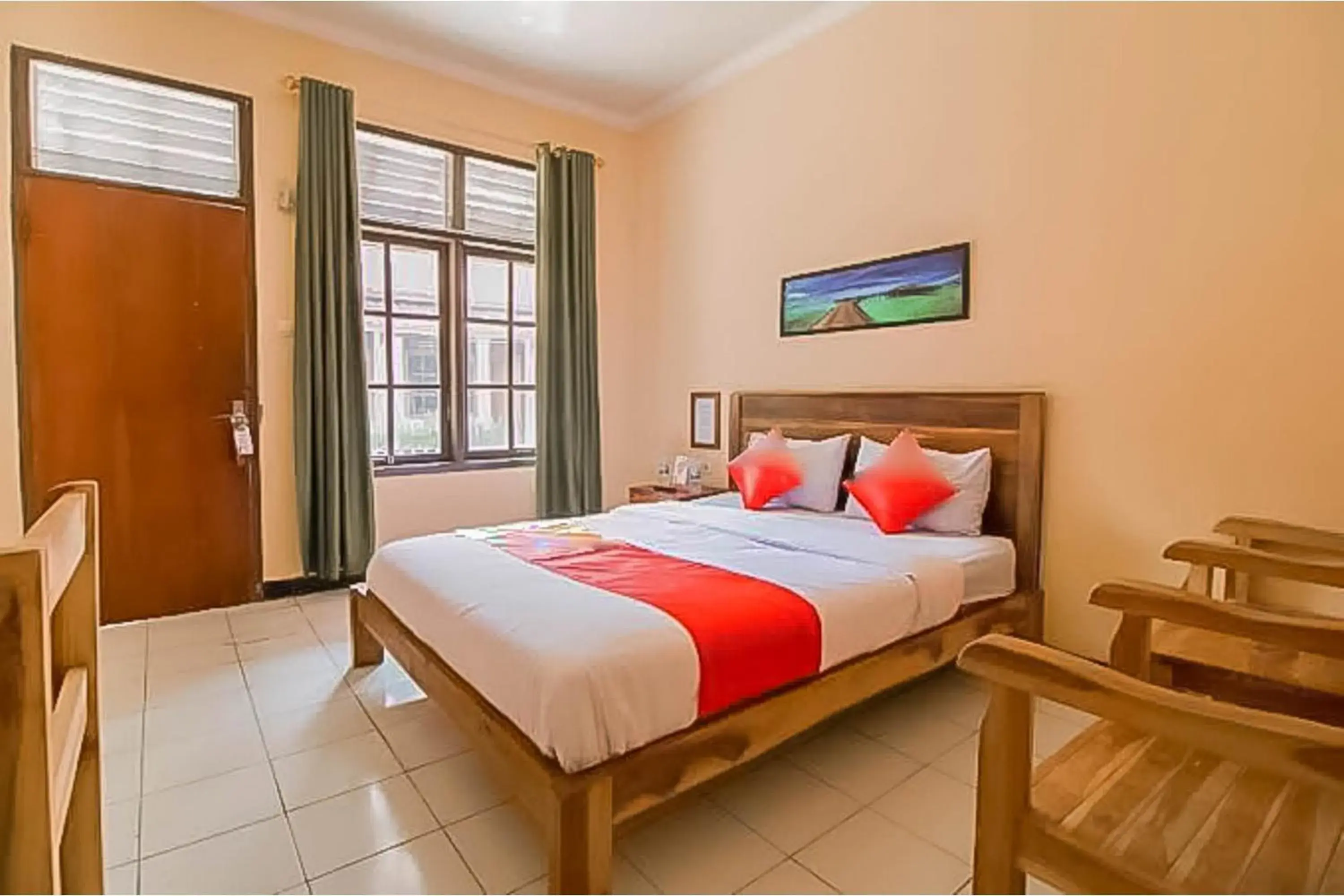 Double Room in RedDoorz @ Pantai Pelabuhan Ratu 2 Double Room in RedDoorz @ Pantai Pelabuhan Ratu 2