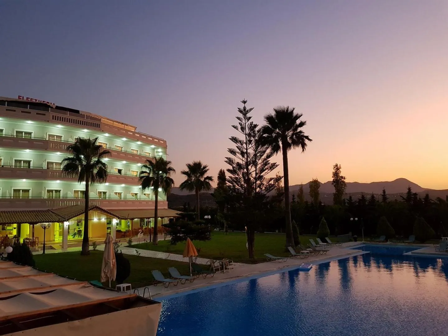 Property building in Regina Hotel