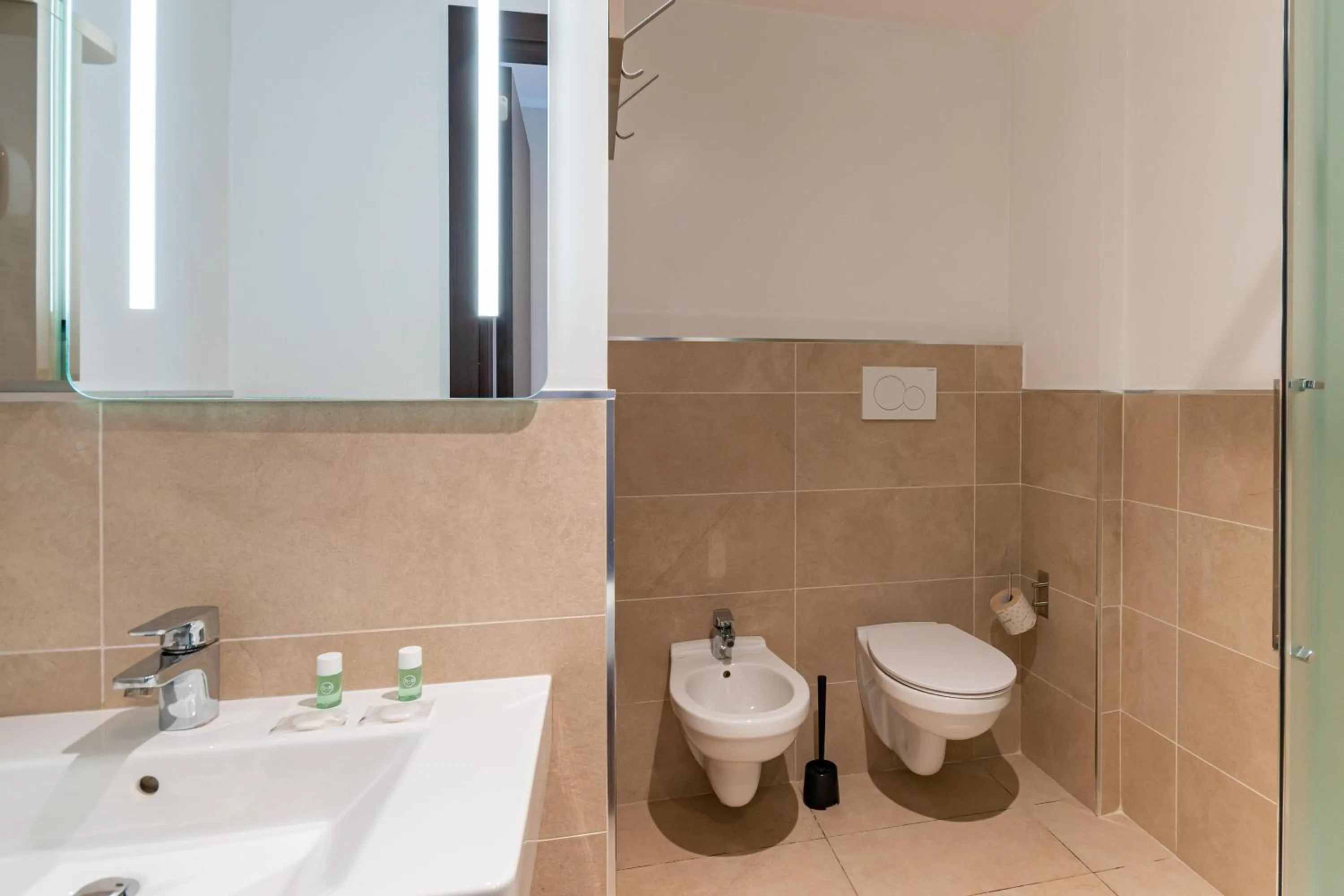 Bathroom in B&B Hotel Roma Pietralata Tiburtina