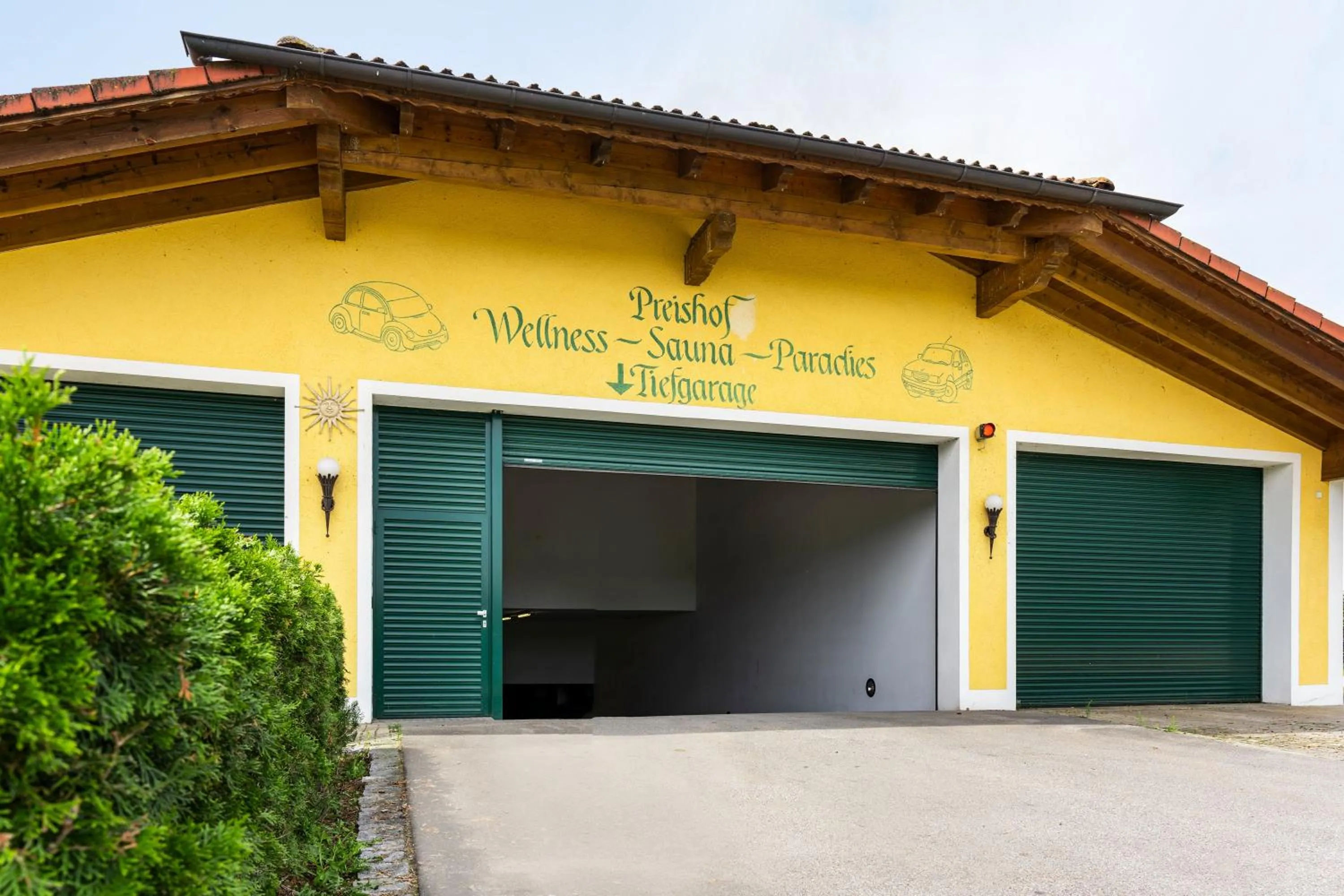 Property building in Hotel Preishof