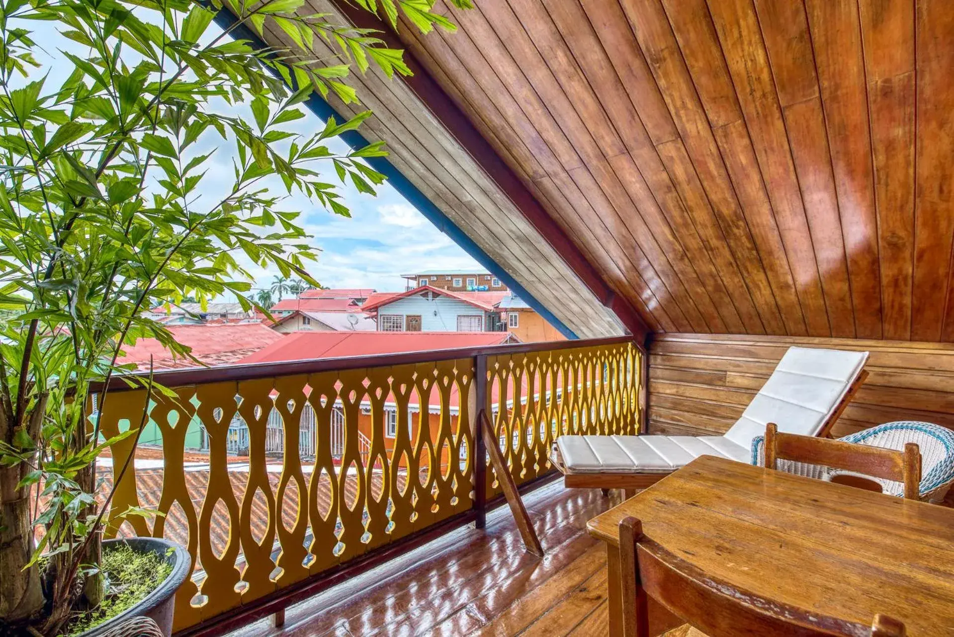 Premium Town Balcony with King and Two Single Beds in Hotel Bocas del Toro Premium Town Balcony with King and Two Single Beds in Hotel Bocas del Toro