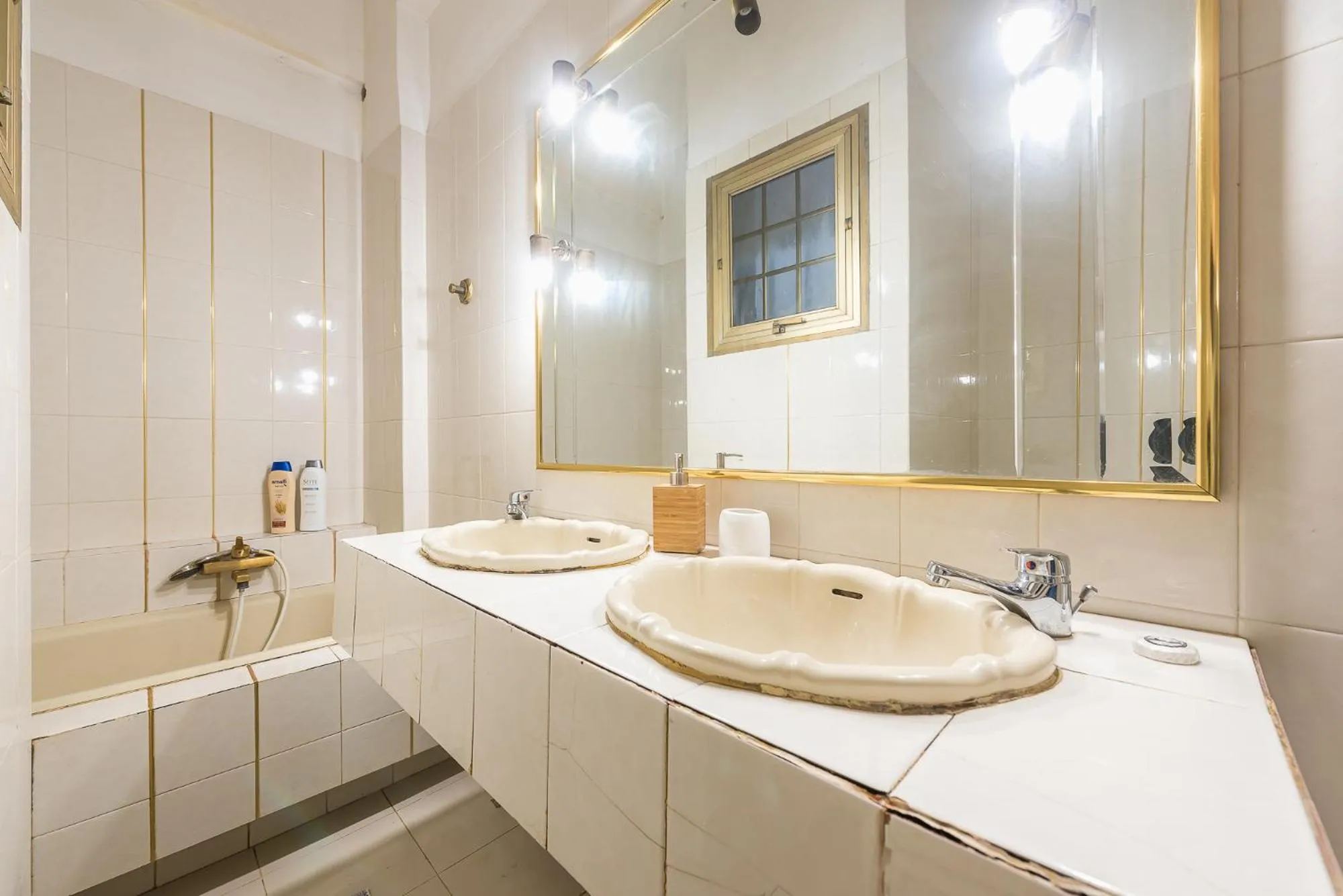 Victoria Capitan Apartments