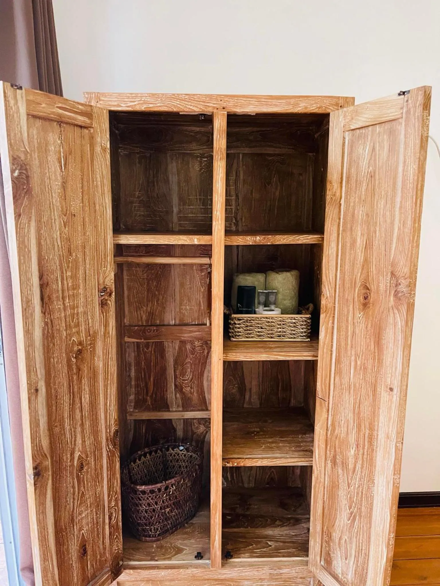 wardrobe in Bella Athena Garden